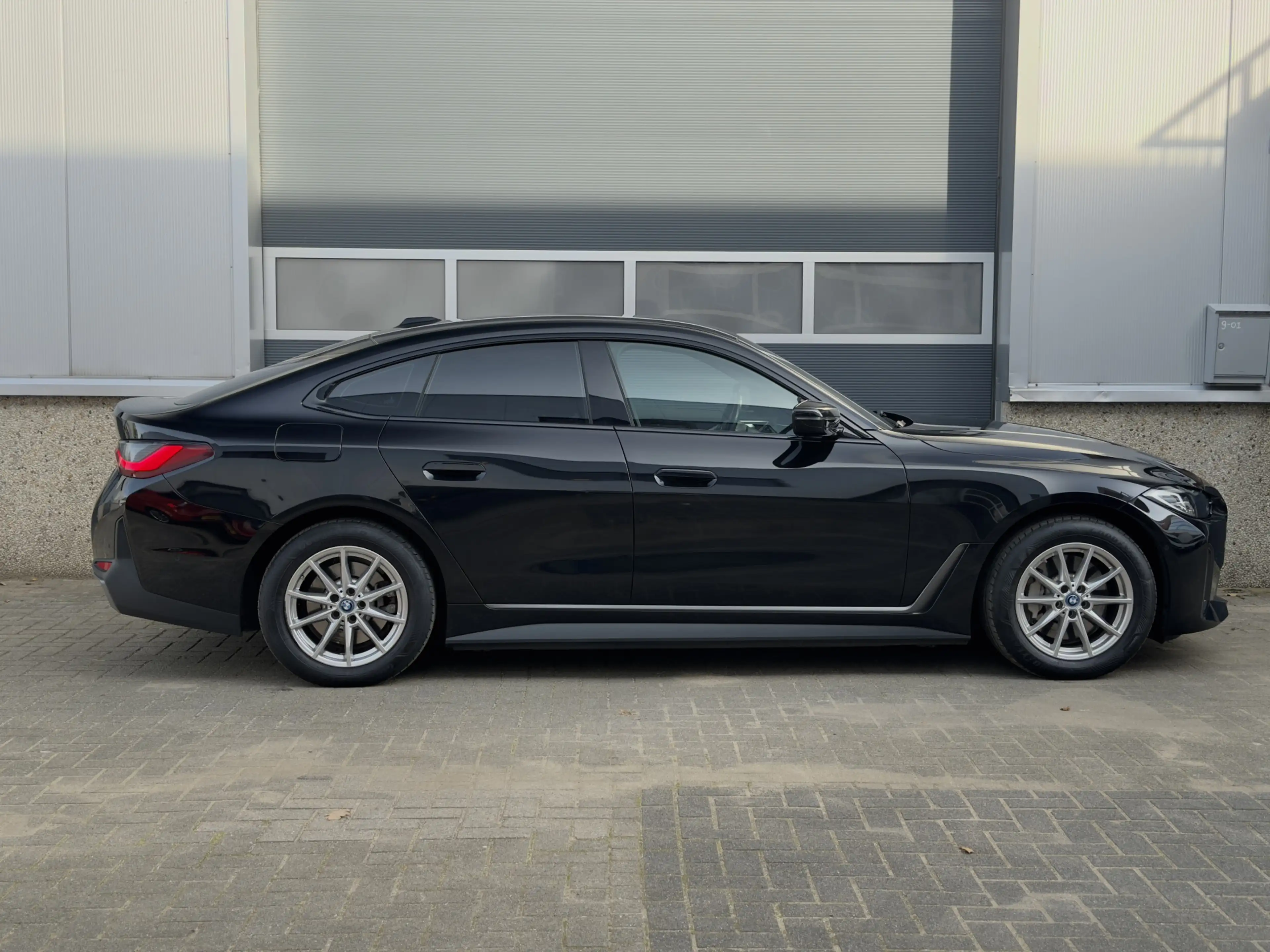 BMW i4 eDrive40 84 kWh Trekhaak, ACC, Zwarte hemel, Elekt — photo 10