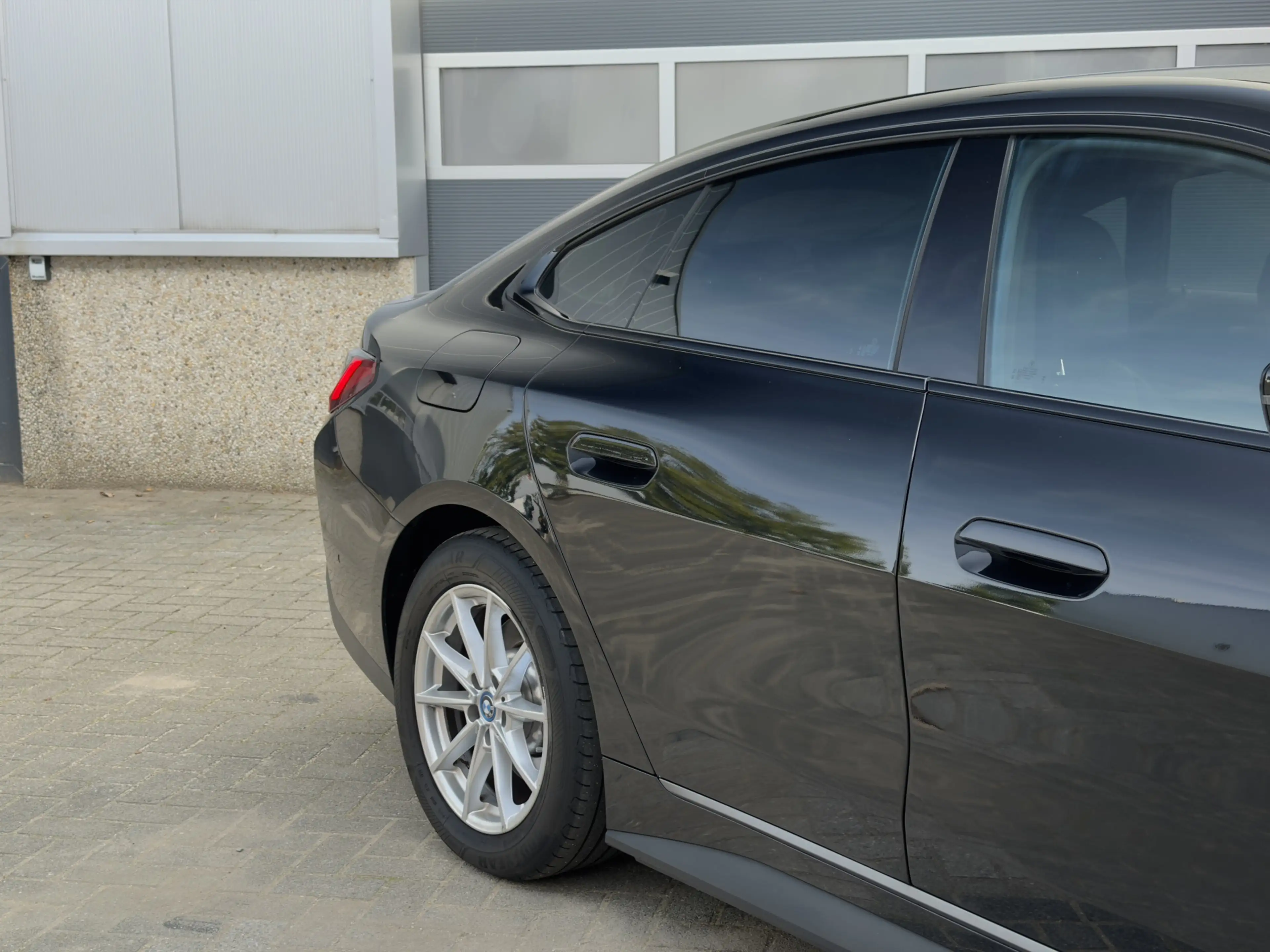BMW i4 eDrive40 84 kWh Trekhaak, ACC, Zwarte hemel, Elekt — photo 12