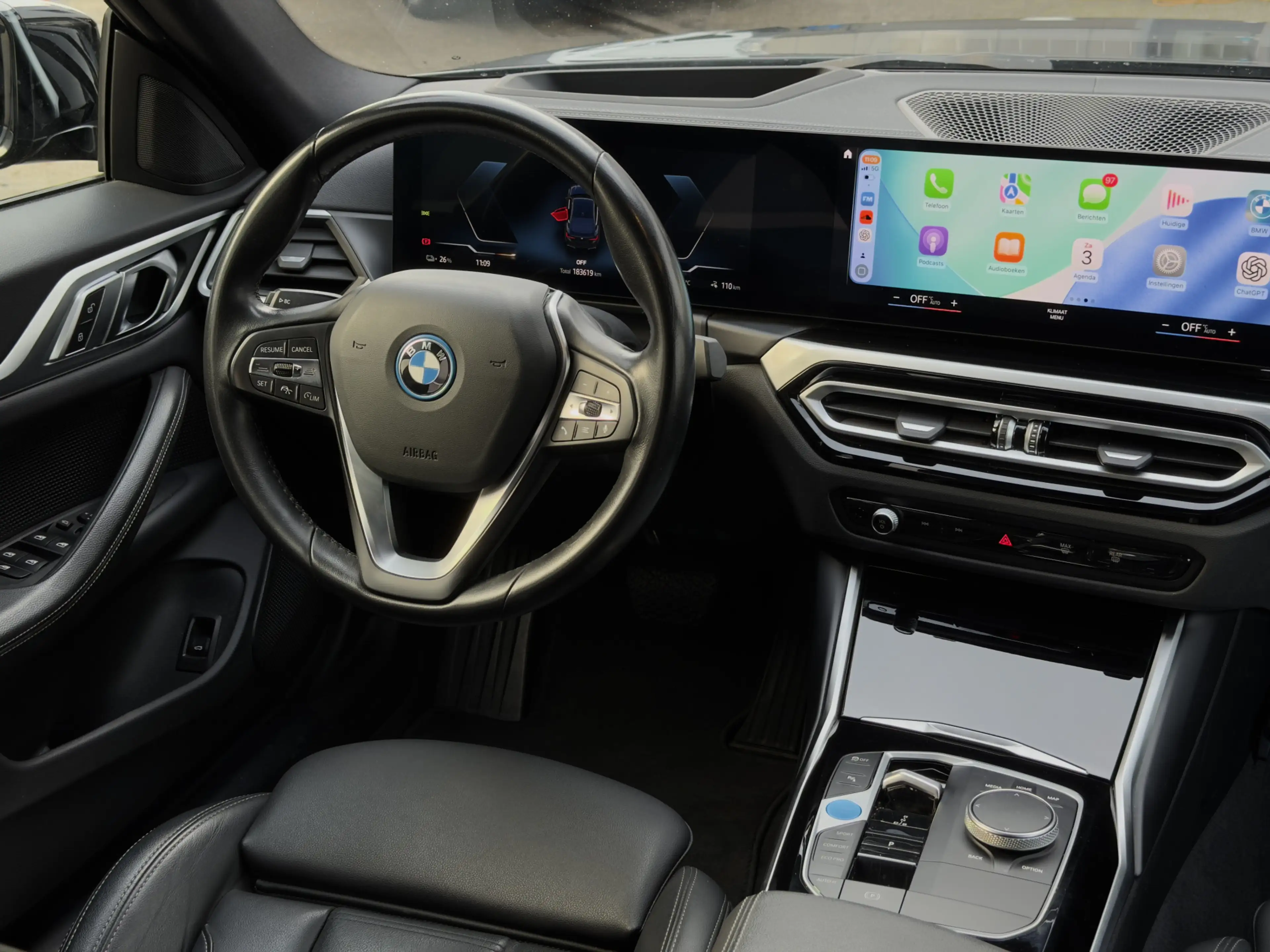 BMW i4 eDrive40 84 kWh Trekhaak, ACC, Zwarte hemel, Elekt — photo 3