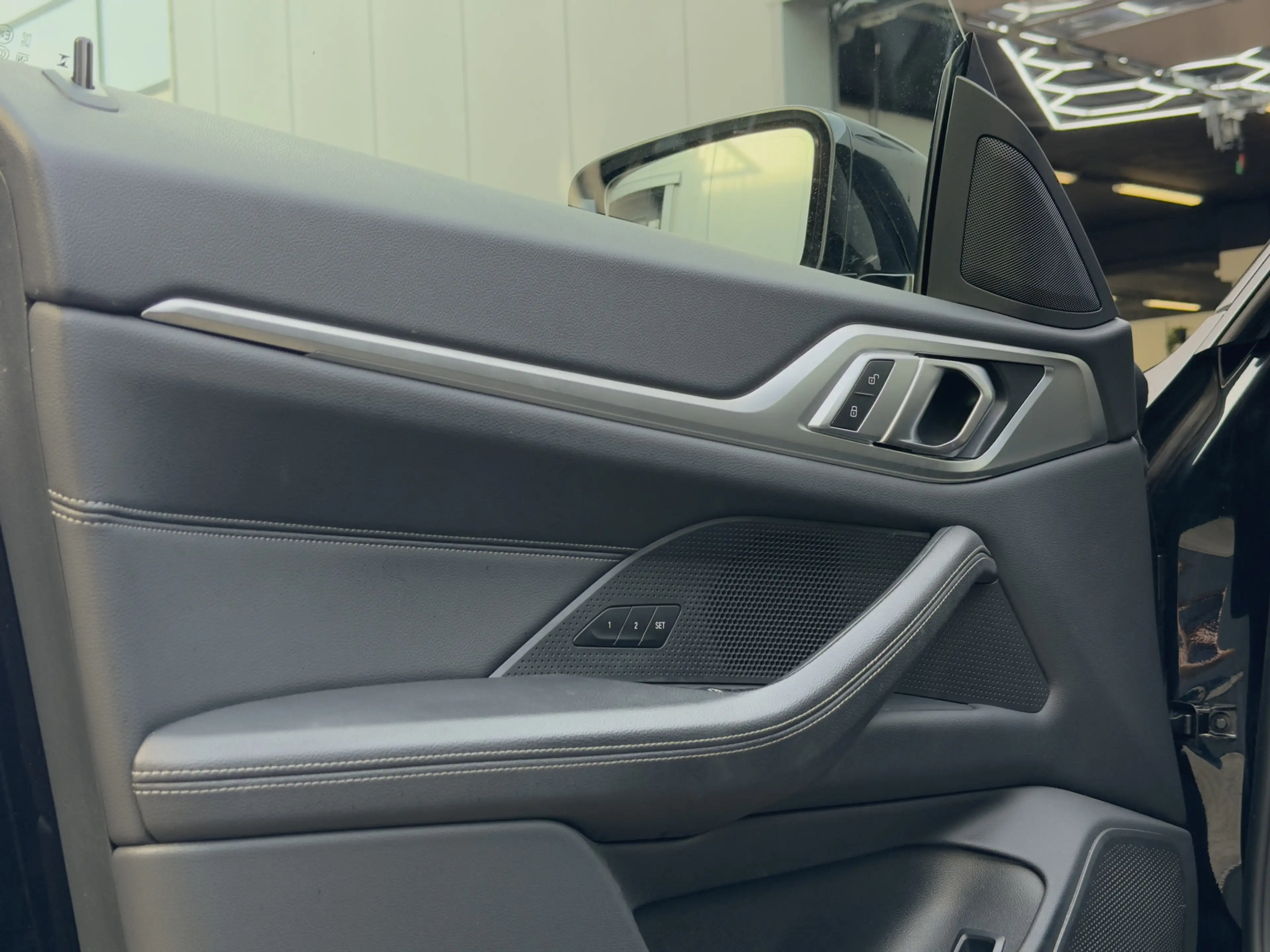 BMW i4 eDrive40 84 kWh Trekhaak, ACC, Zwarte hemel, Elekt — photo 14