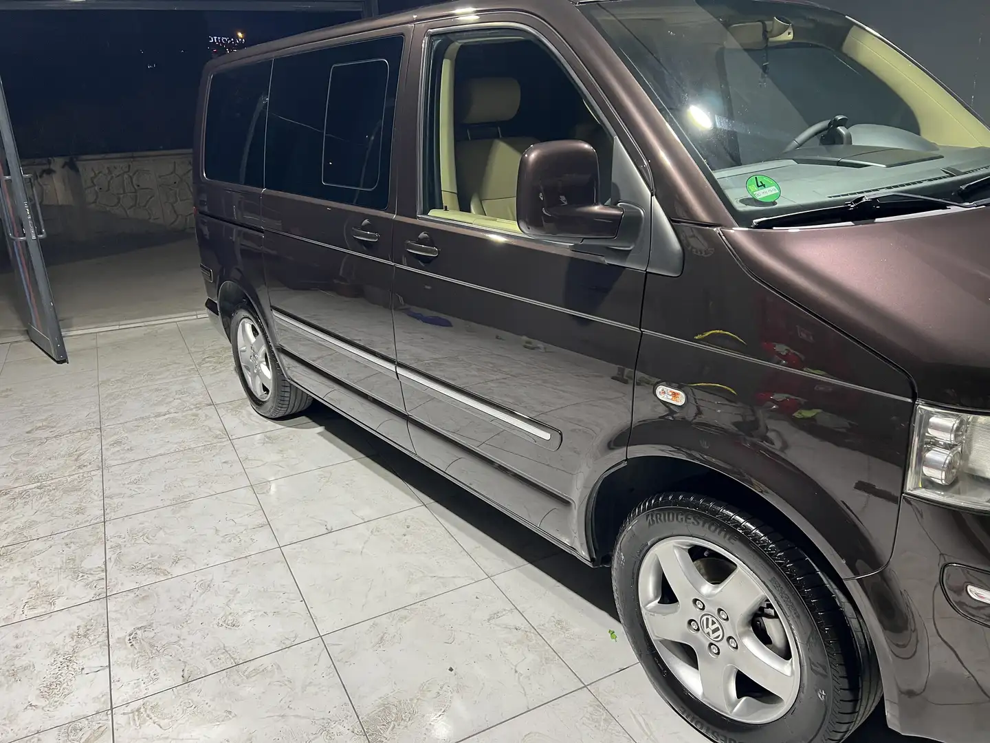 Volkswagen T5 Multivan Highline Business Vollaustattung - 2