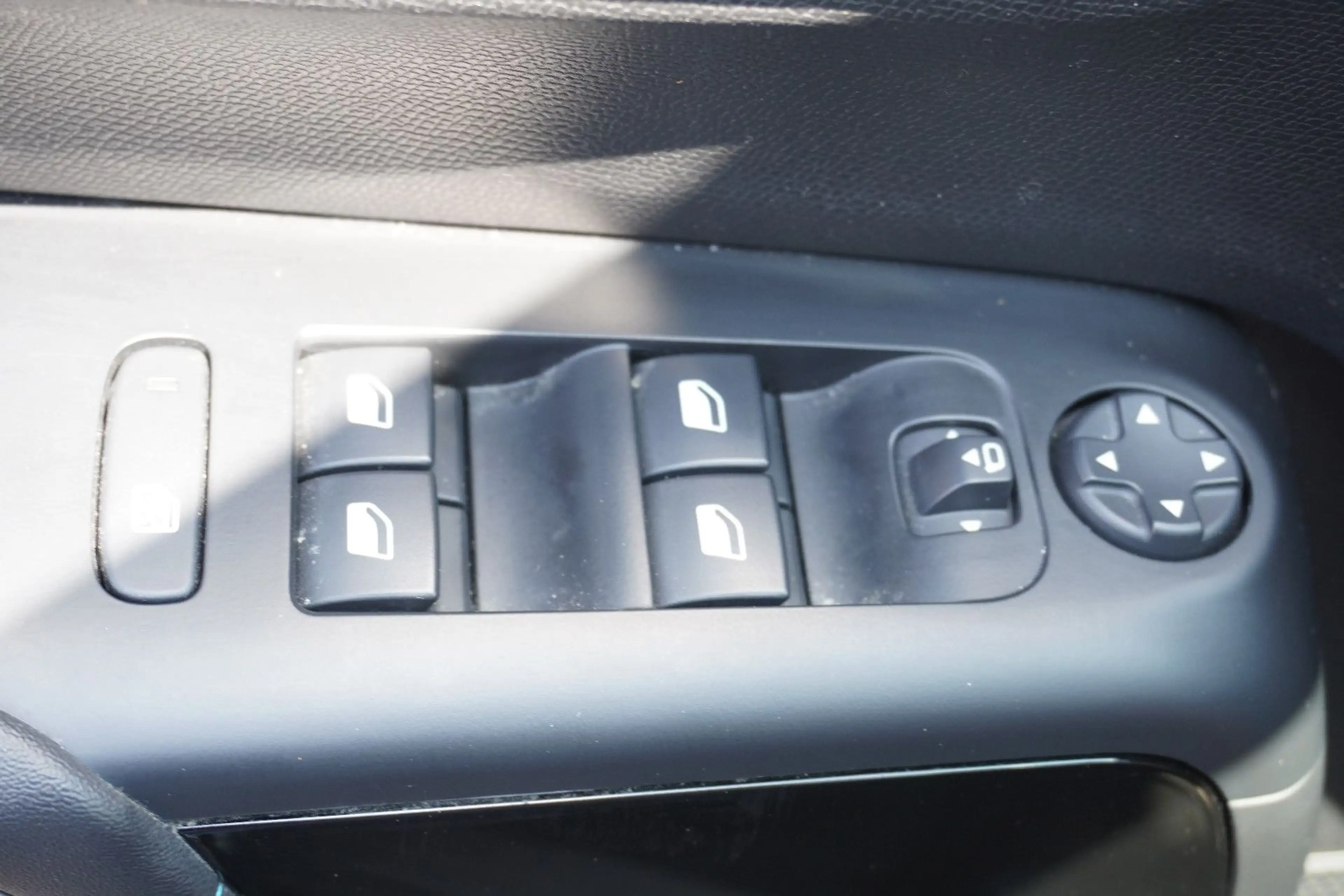 Citroen C5 Aircross Plus Hybrid DSC6 NAV LED CAM Leder — photo 14
