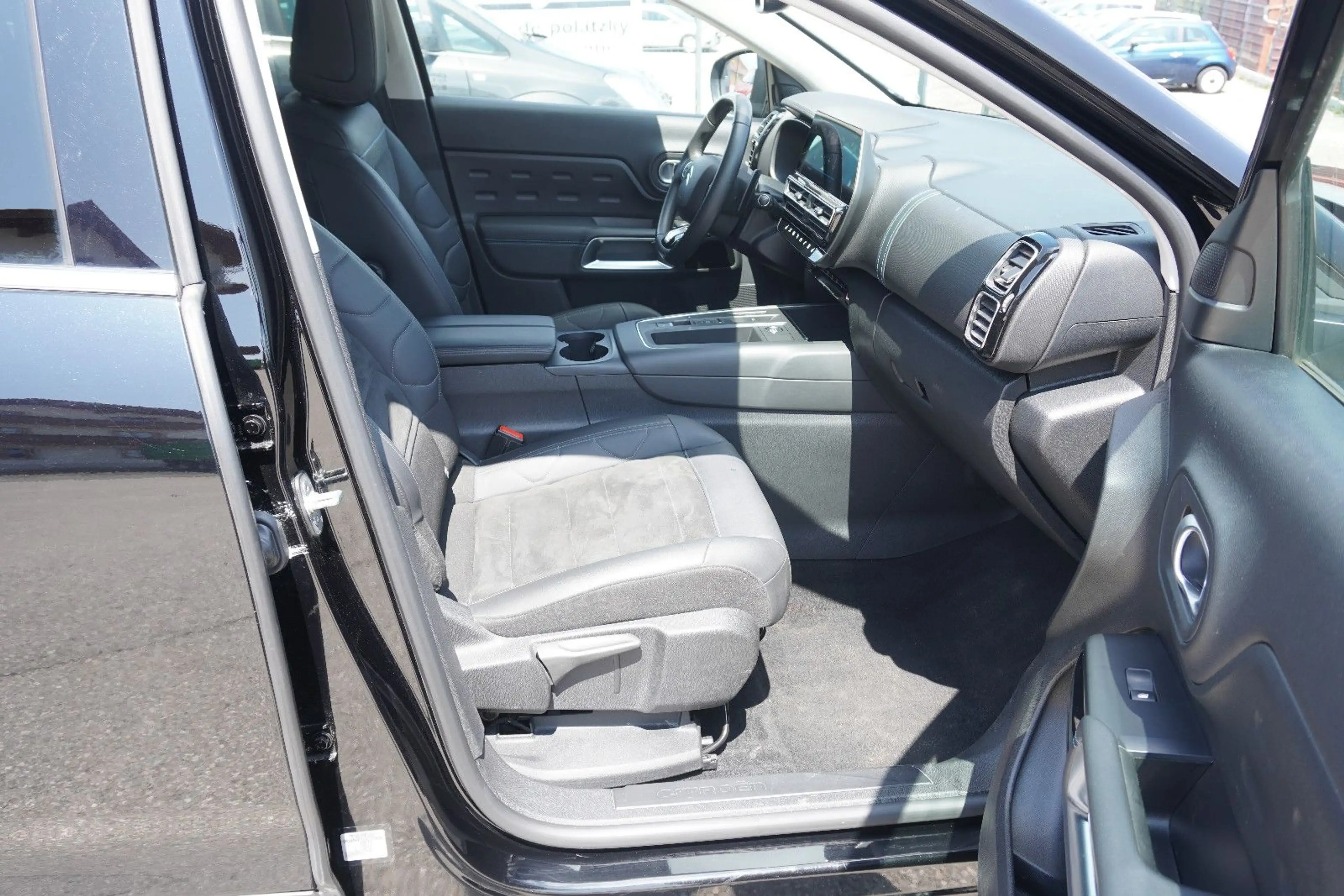 Citroen C5 Aircross Plus Hybrid DSC6 NAV LED CAM Leder — photo 11