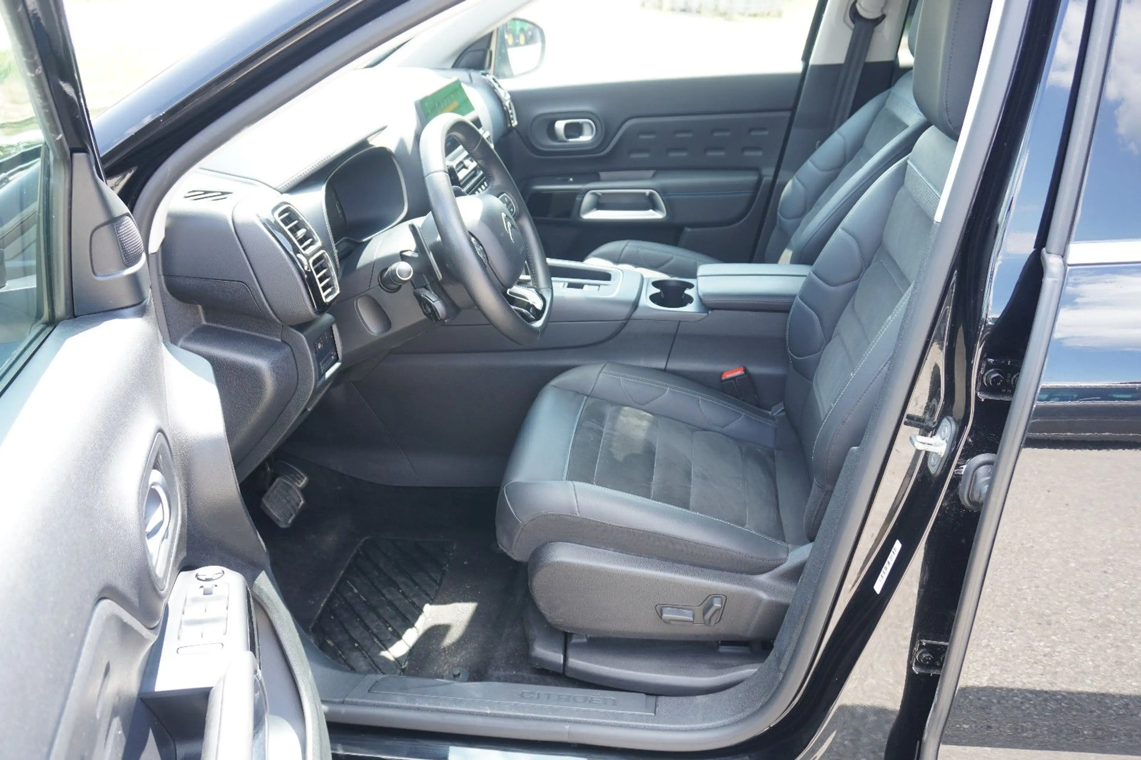 Citroen C5 Aircross Plus Hybrid DSC6 NAV LED CAM Leder — photo 10