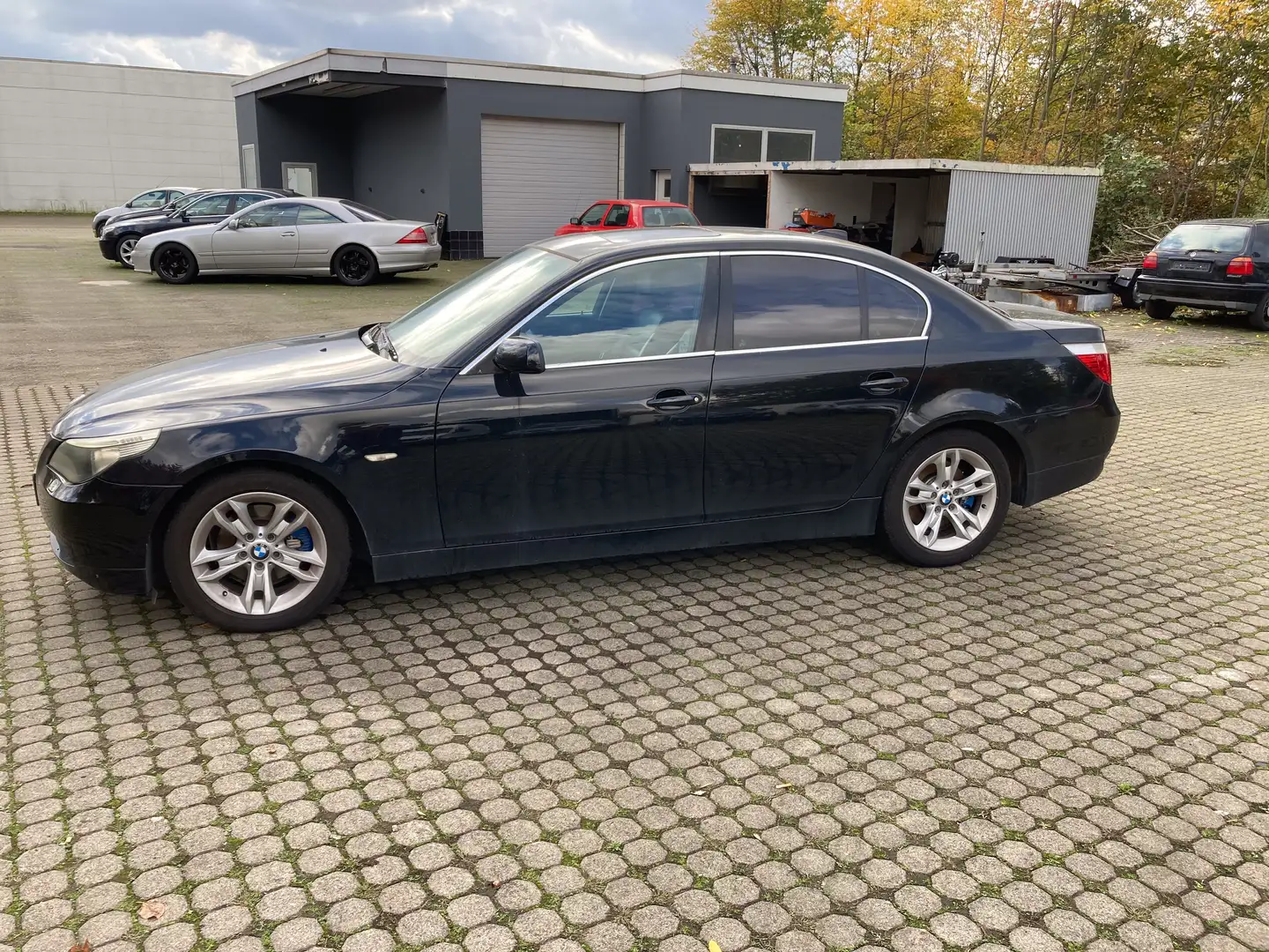 BMW 523 i Lim. (E60) Flüssiggas Leder, SSD Negru - 1