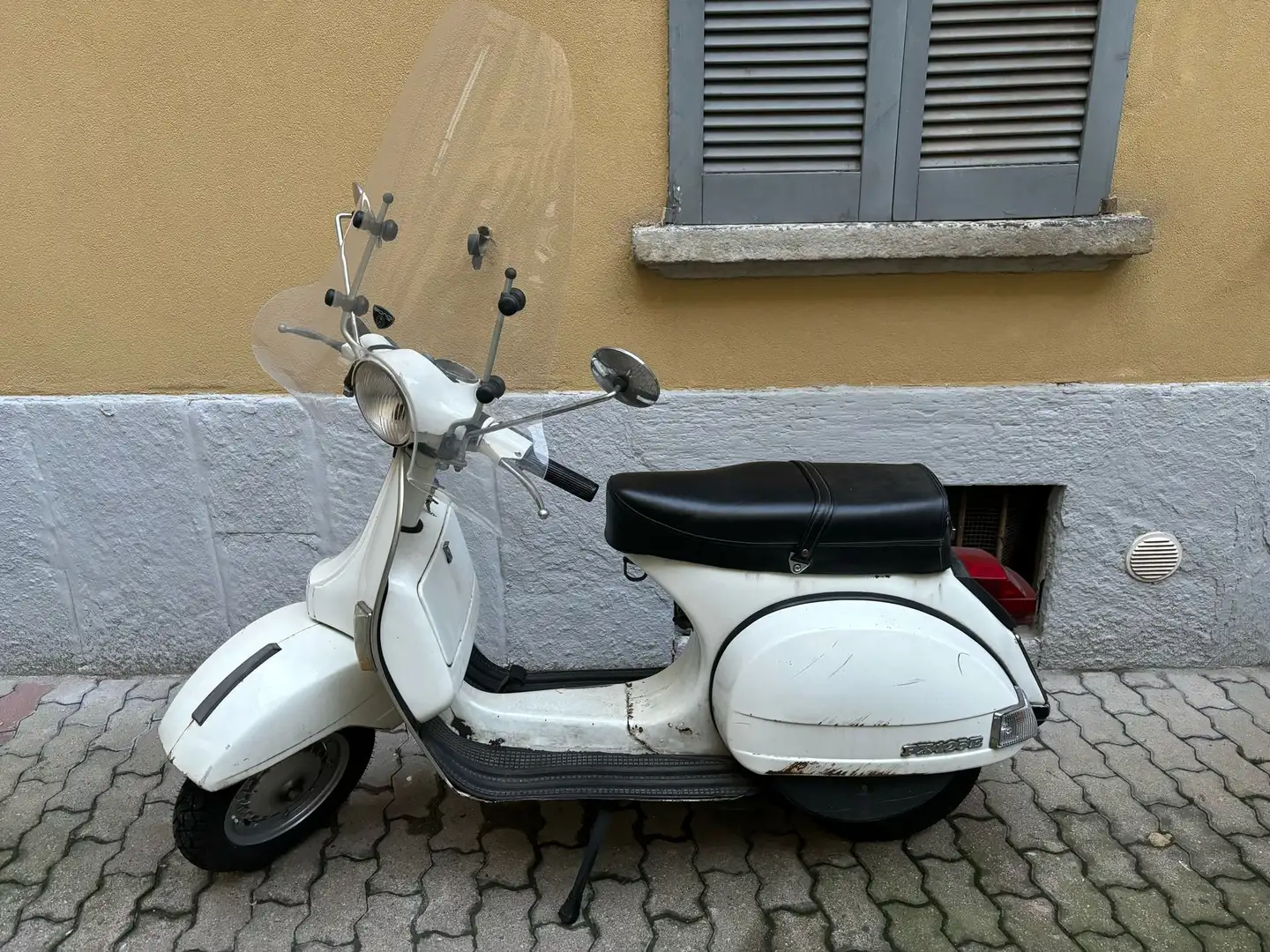 Vespa P 125 Wit - 1