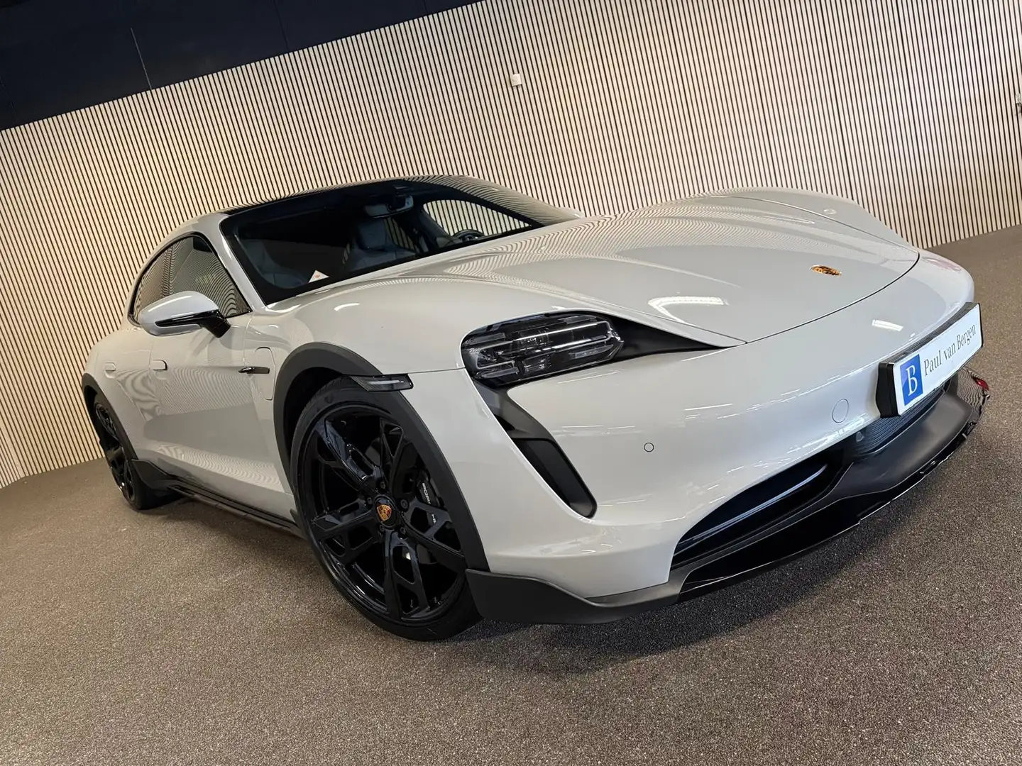 Porsche Taycan Cross Turismo 4 93 kWh OFFROAD DESIGN-18 WEGS-WARM Grijs - 2