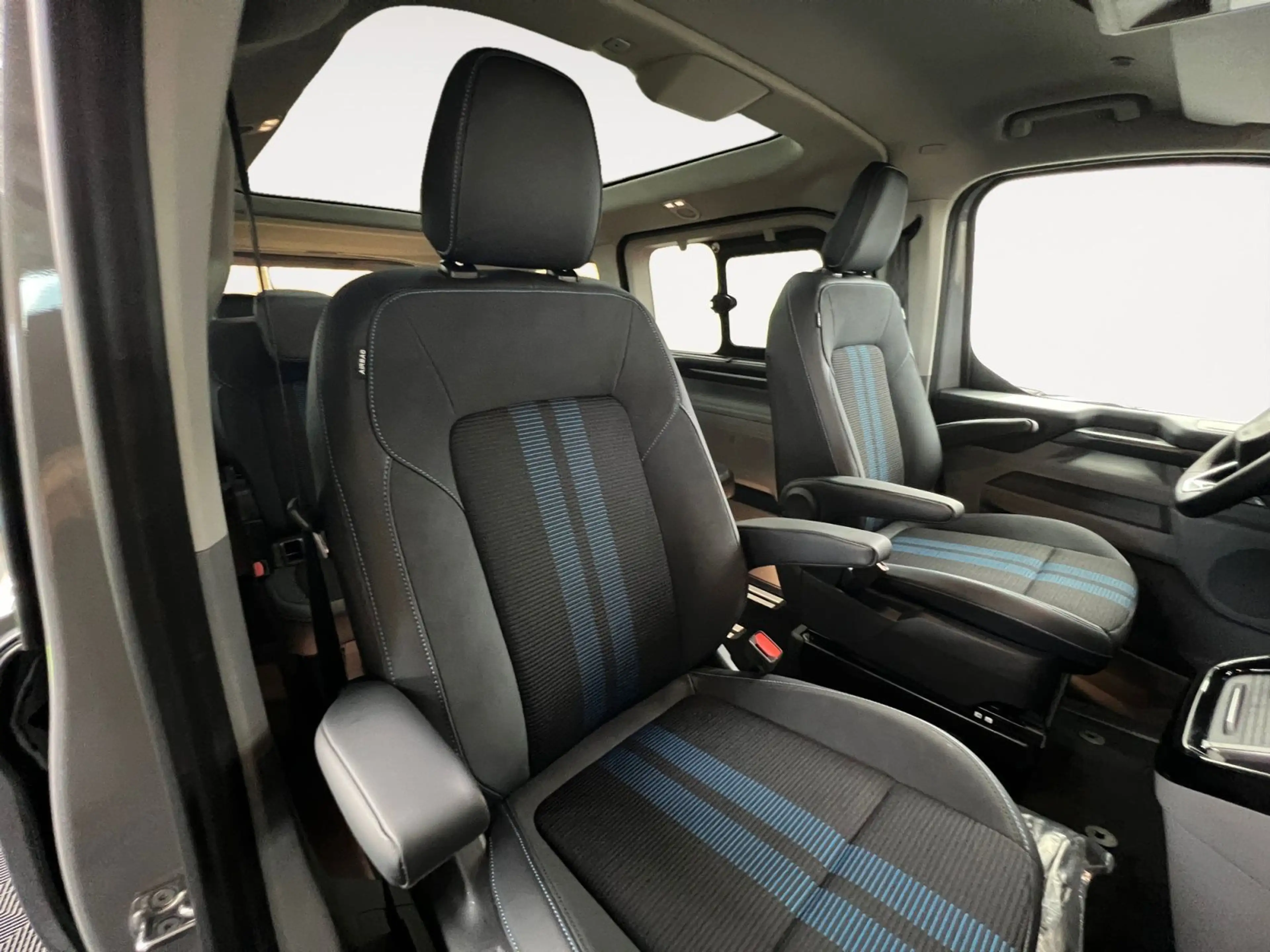 Ford Tourneo Custom Bus 8-Sitze | SPORT | L2 | ALLRAD | auf Lager — photo 15