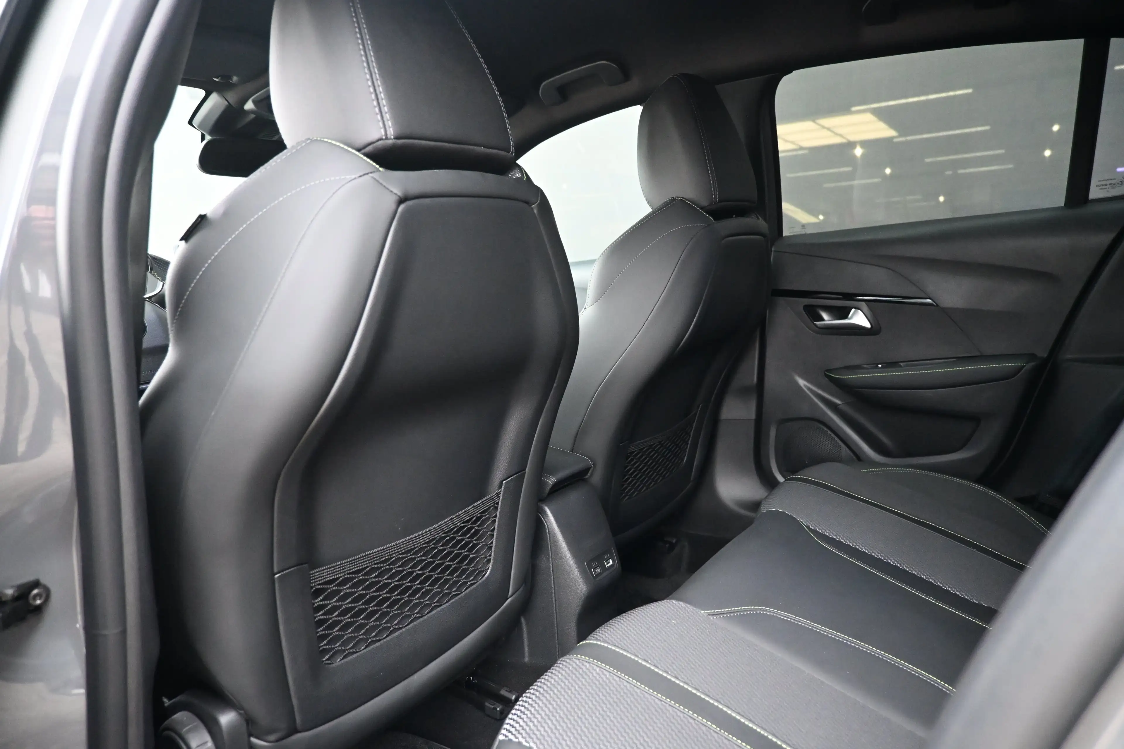 Peugeot 208 1.2 Hybrid 110 e-DCS6 GT tot 8 Jaar Garantie! | Na — photo 10