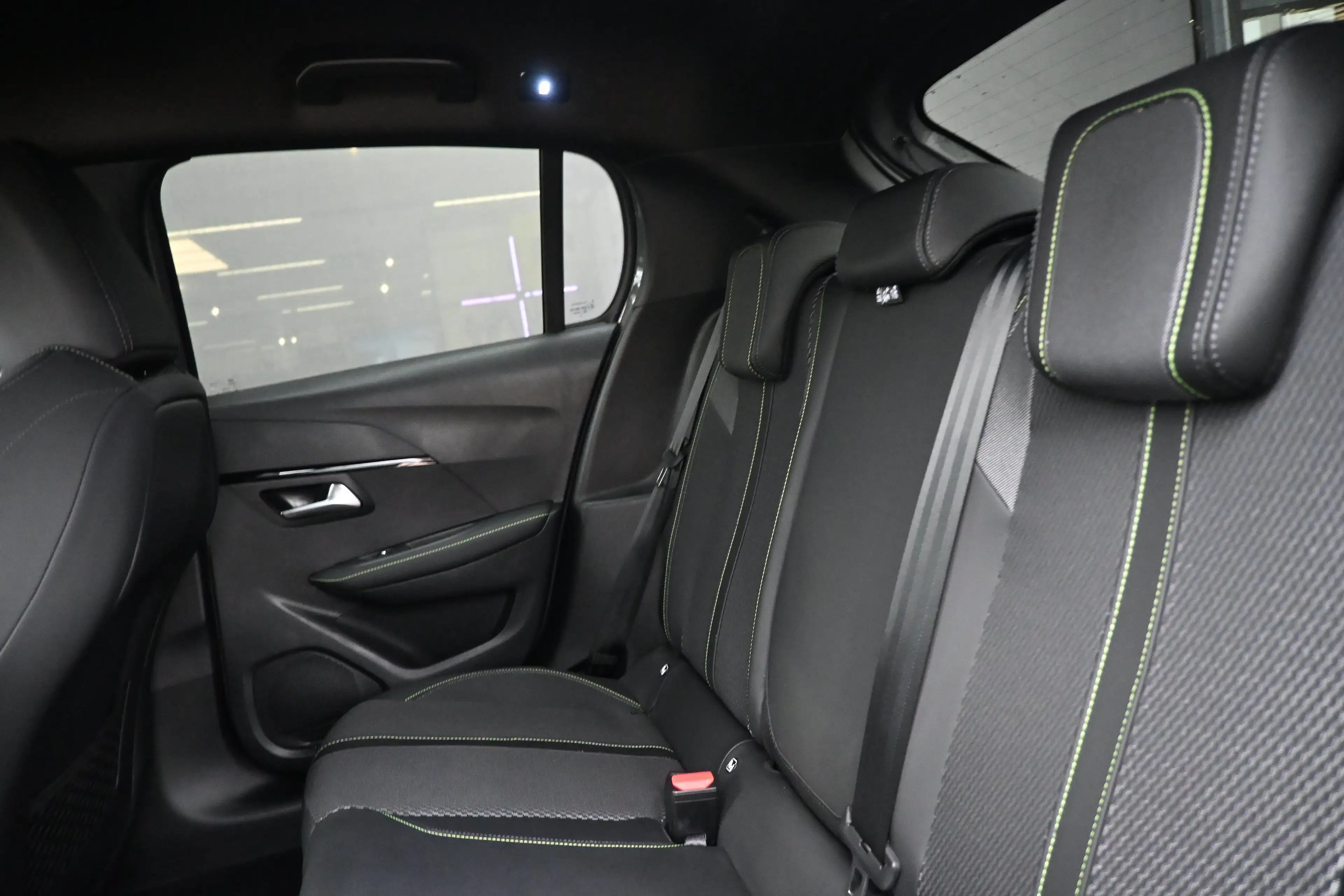 Peugeot 208 1.2 Hybrid 110 e-DCS6 GT tot 8 Jaar Garantie! | Na — photo 11