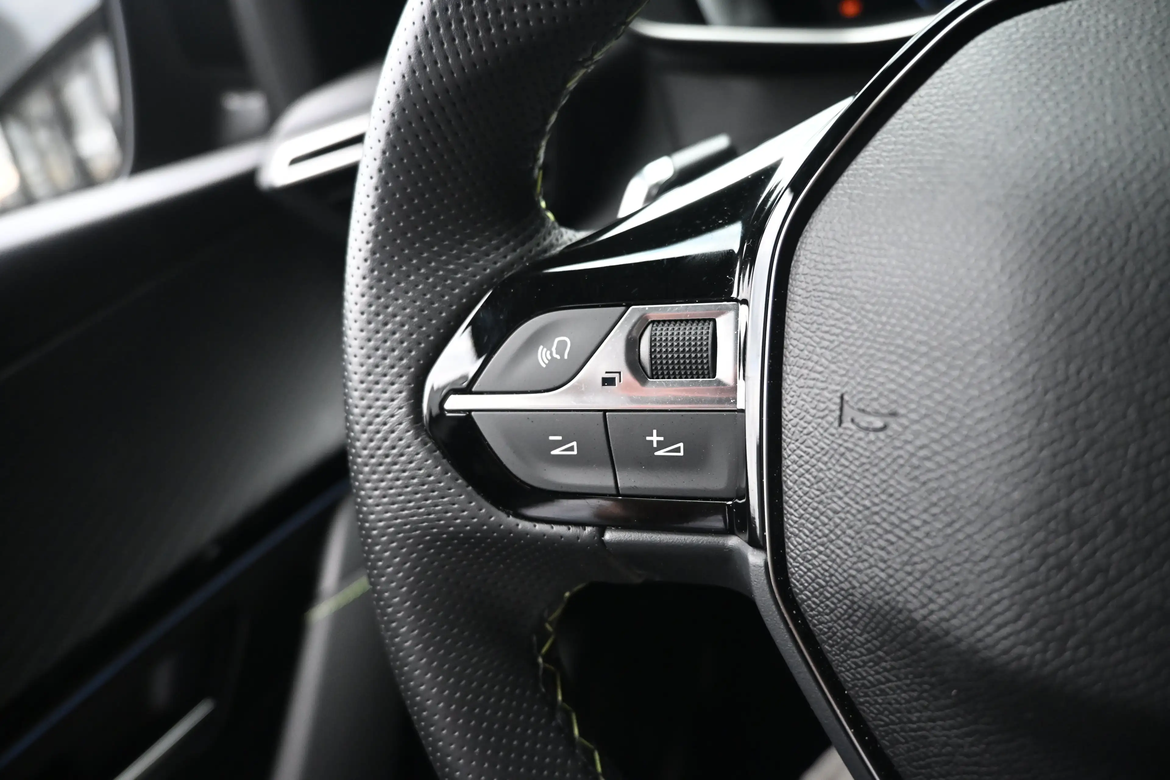 Peugeot 208 1.2 Hybrid 110 e-DCS6 GT tot 8 Jaar Garantie! | Na — photo 15