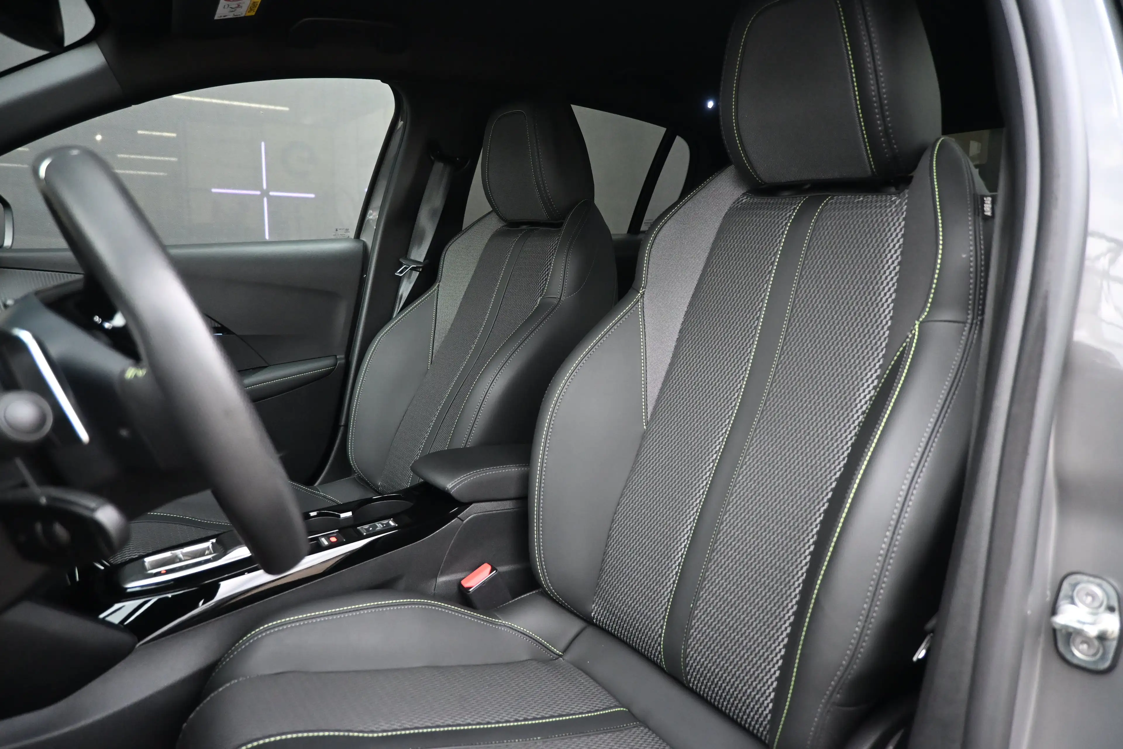 Peugeot 208 1.2 Hybrid 110 e-DCS6 GT tot 8 Jaar Garantie! | Na — photo 8