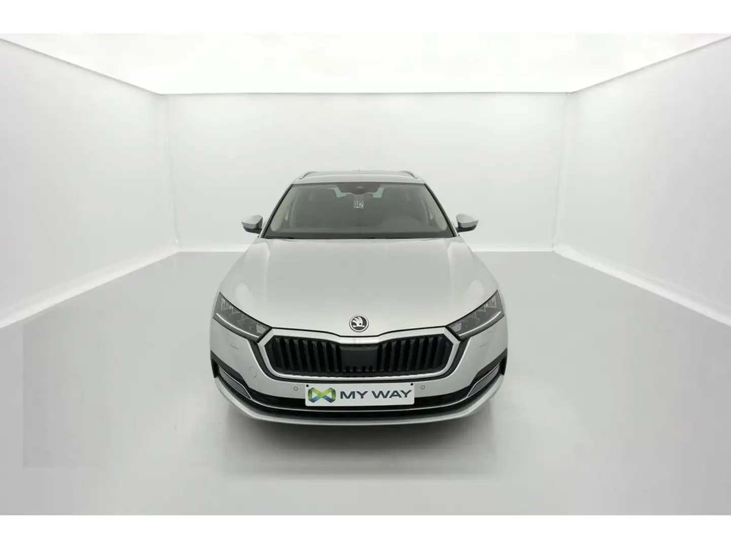 Skoda Octavia Clever 2.0TDI 85kW(115ch) DSG7 Argento - 2