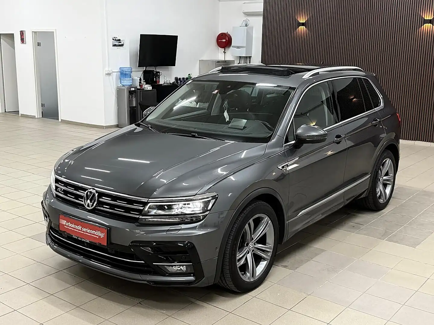 Volkswagen Tiguan 2,0 TDI SCR Highline DSG R-Line Grau - 1