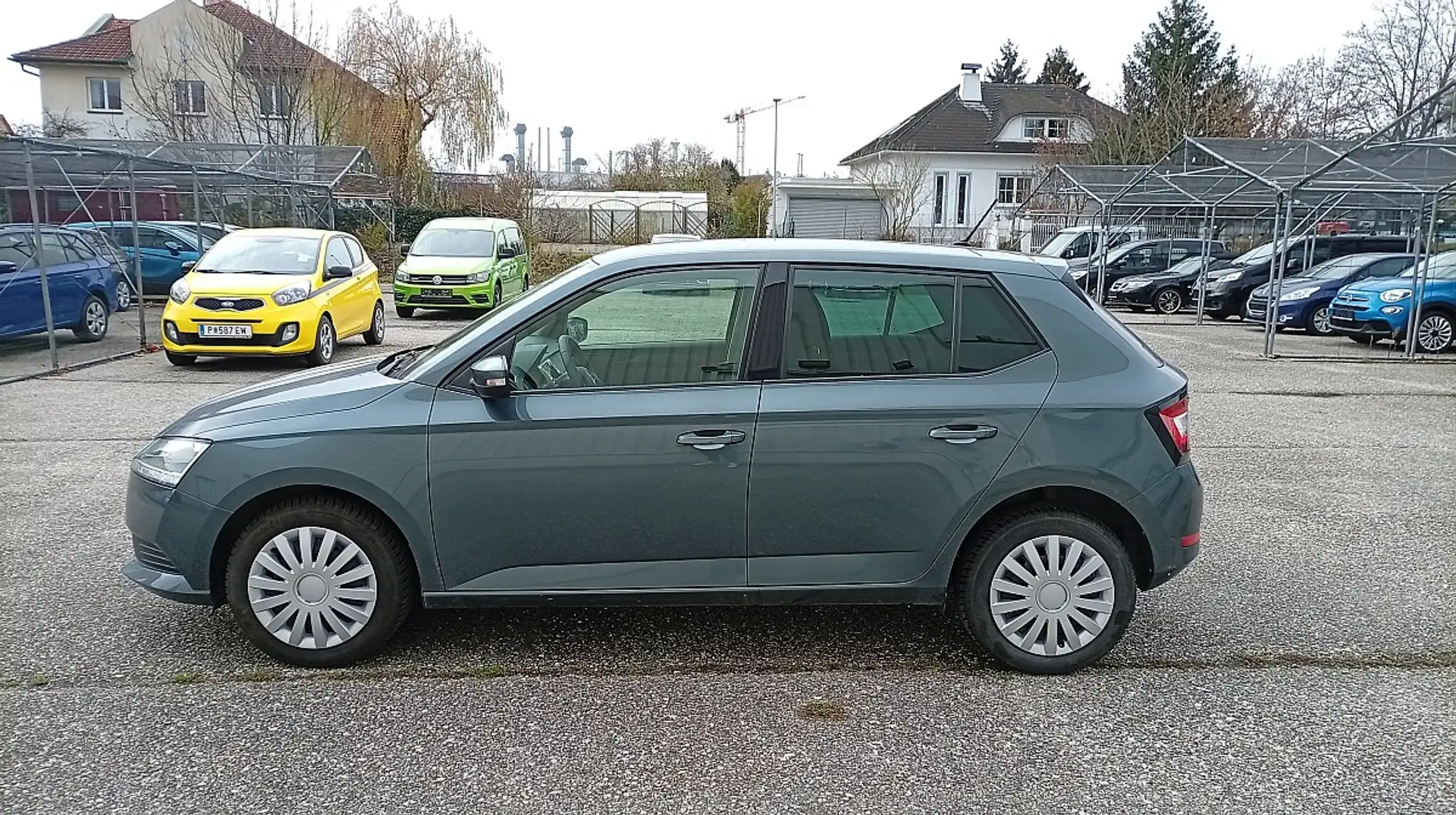 Skoda Fabia Active 1,0 Gris - 2