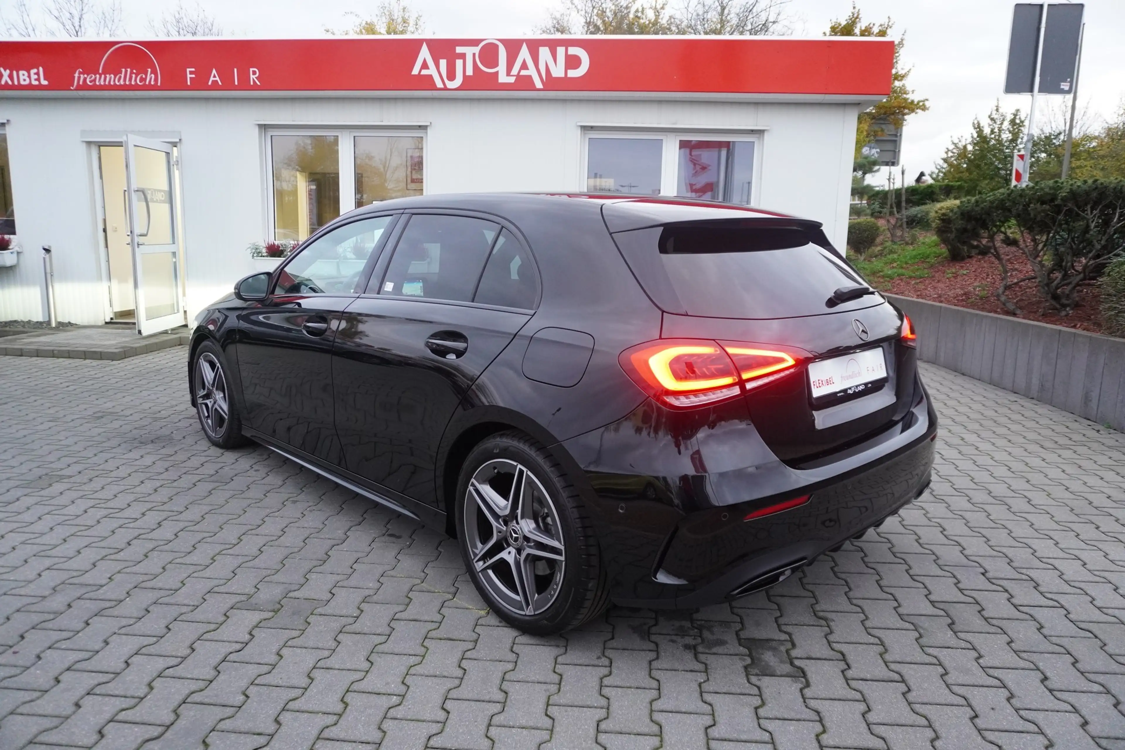 Mercedes-Benz A 250 A250 4Matic AMG Line LED Navi Soundsystem Kamera — photo 3