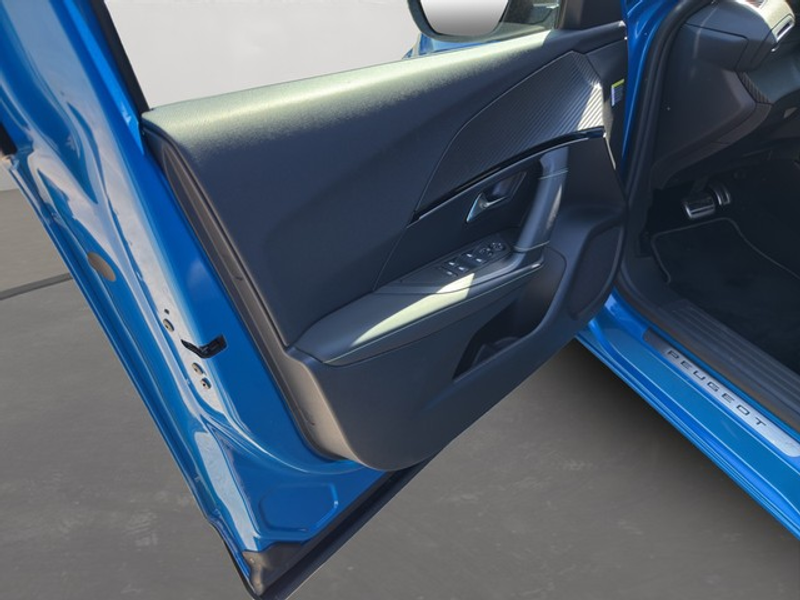 Peugeot 2008 GT PureTech 130 EAT8 — photo 14