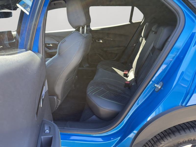 Peugeot 2008 GT PureTech 130 EAT8 — photo 15