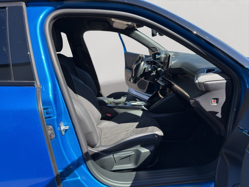 Peugeot 2008 GT PureTech 130 EAT8 — photo 9