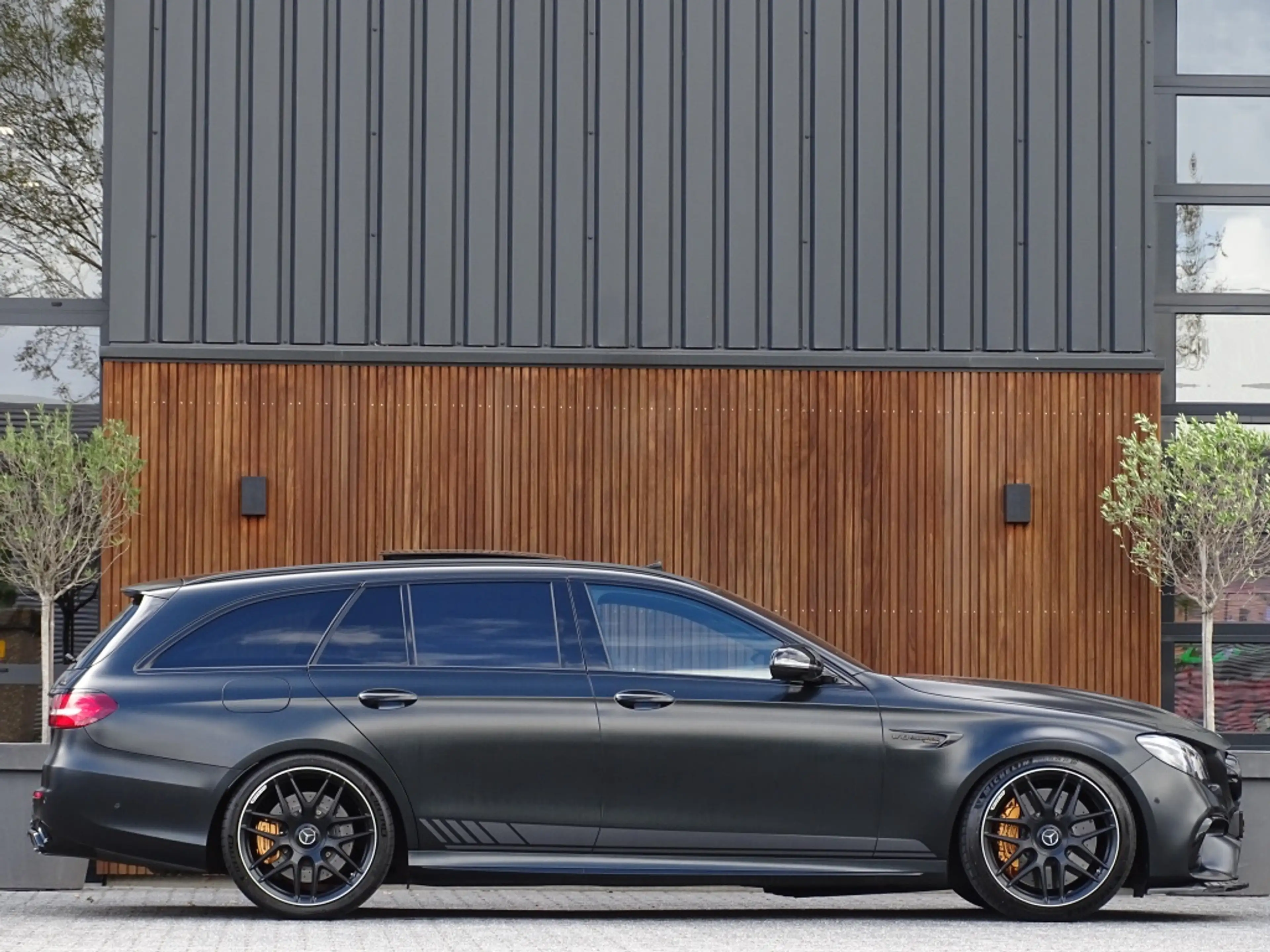Mercedes-Benz E 63 AMG Estate 63s V8 612PK / Burmester / Carbon / AMG Cer — photo 3