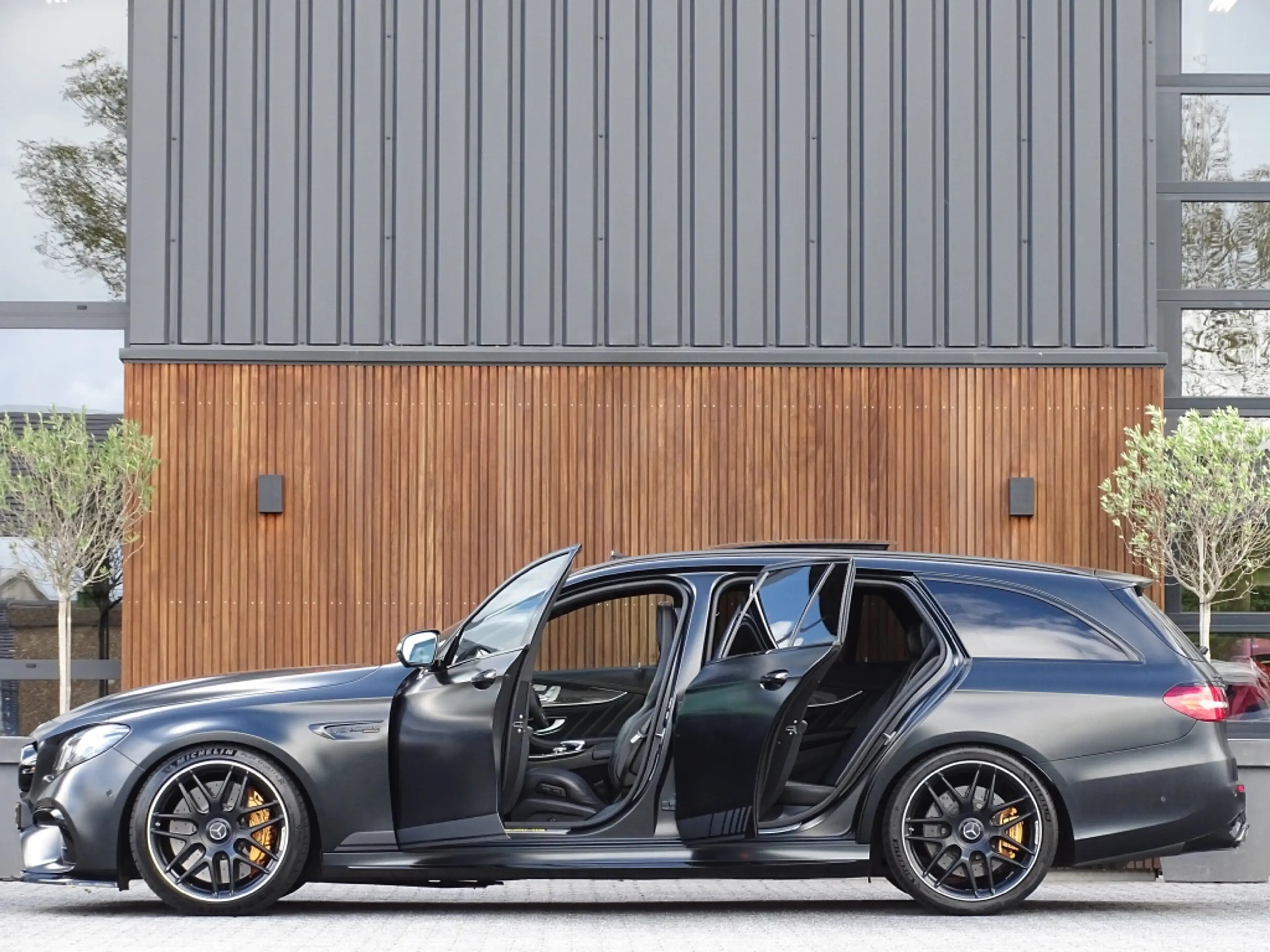 Mercedes-Benz E 63 AMG Estate 63s V8 612PK / Burmester / Carbon / AMG Cer — photo 6