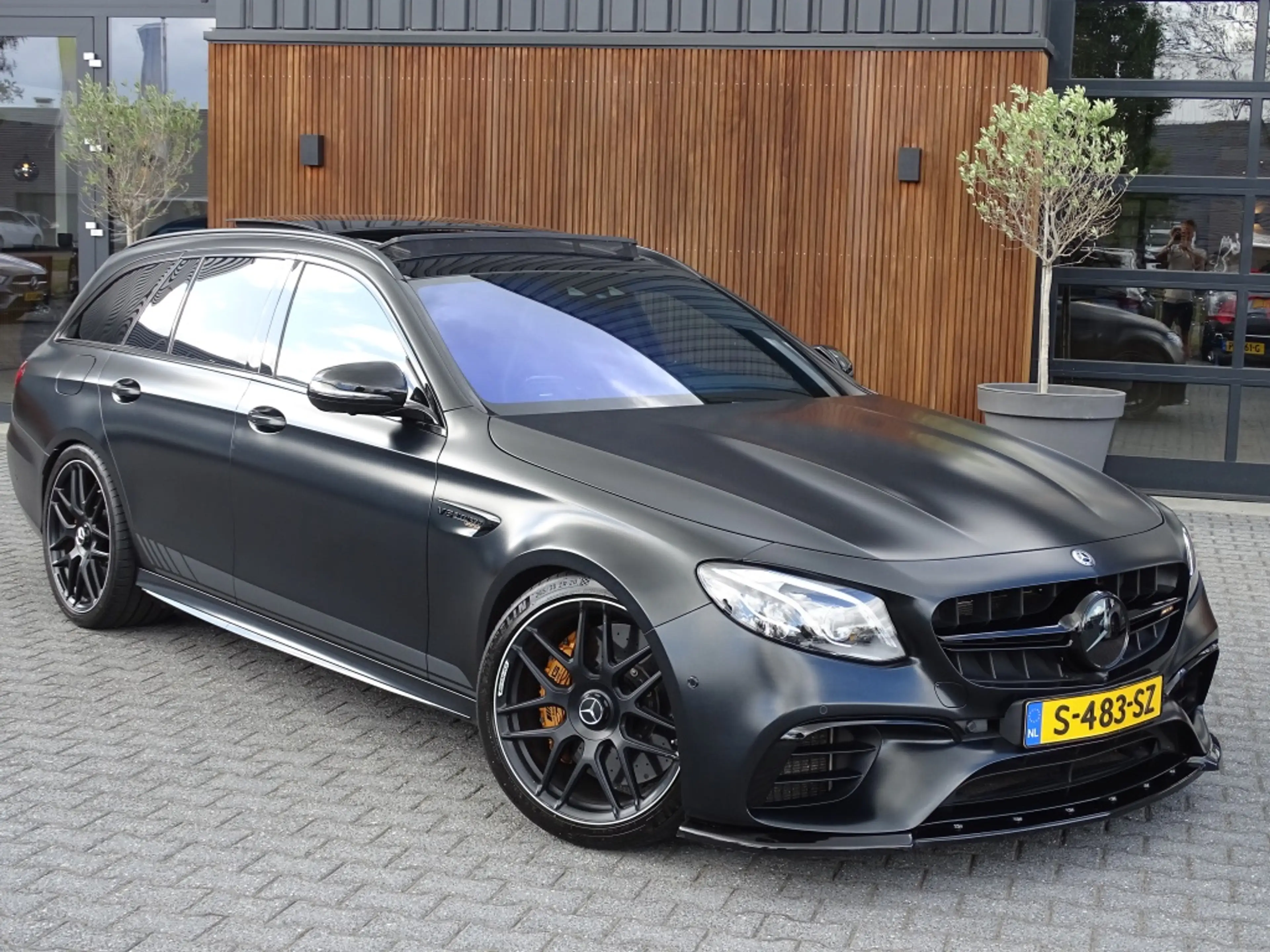 Mercedes-Benz E 63 AMG Estate 63s V8 612PK / Burmester / Carbon / AMG Cer — photo 2