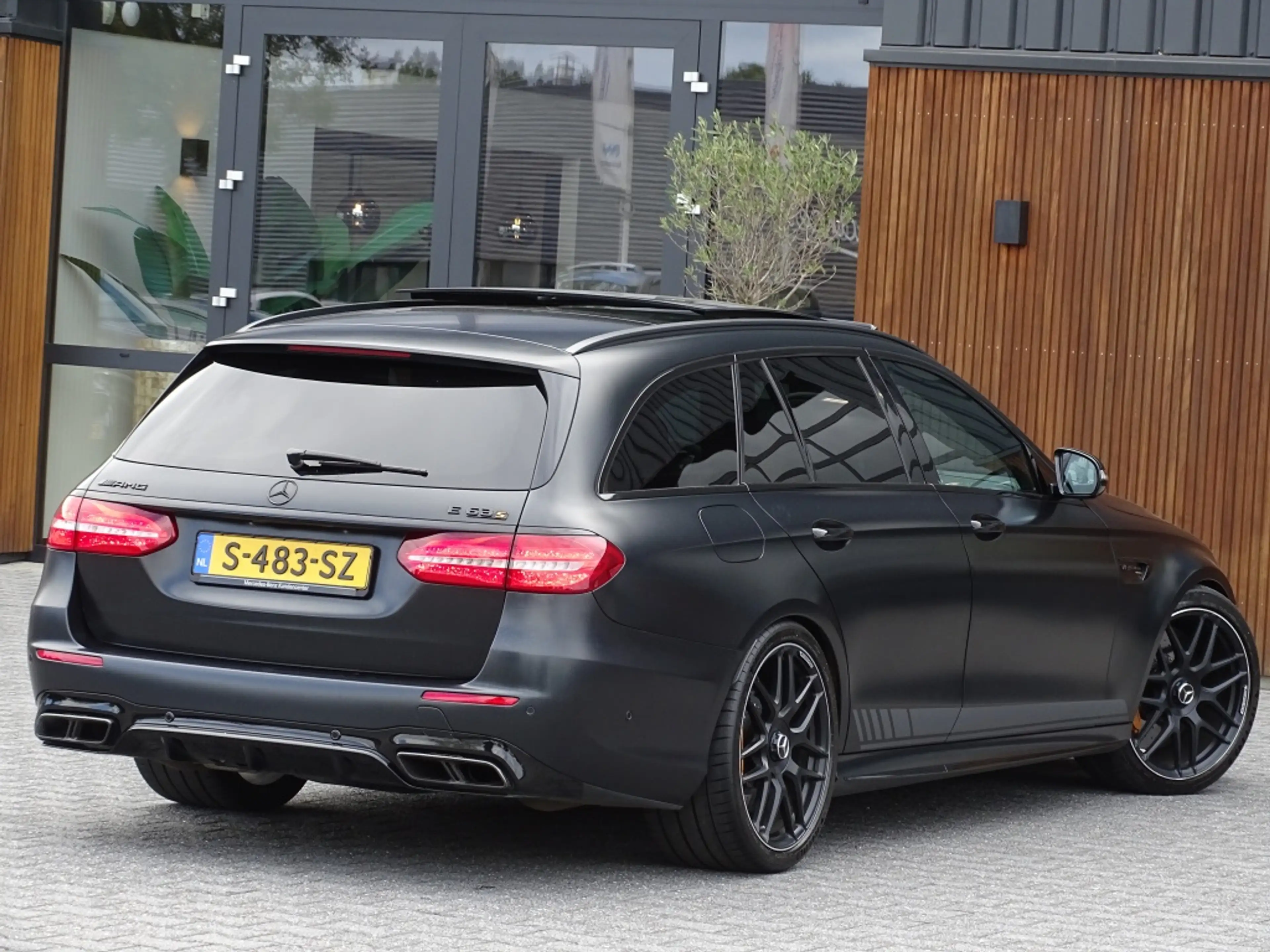 Mercedes-Benz E 63 AMG Estate 63s V8 612PK / Burmester / Carbon / AMG Cer — photo 9