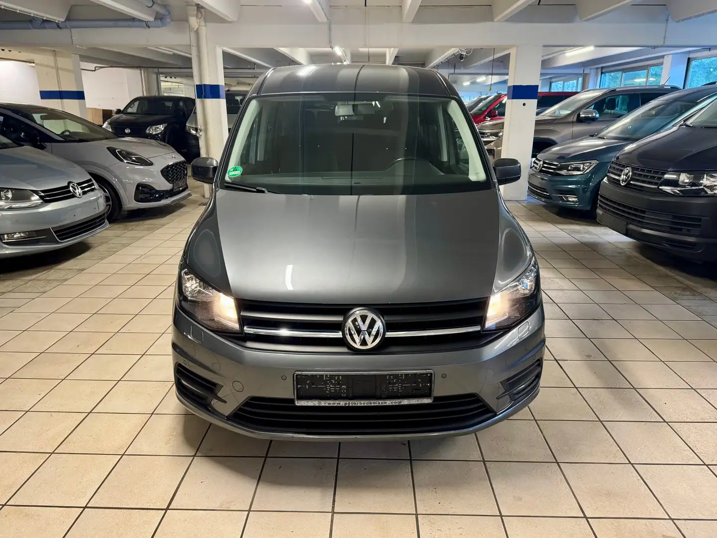 Volkswagen Caddy 2.0 TDI Maxi Trendline BMT 7-Sitzer DSG Gris - 2