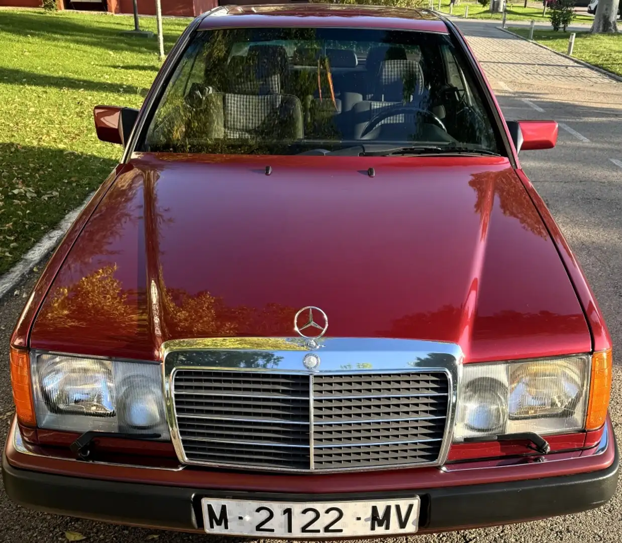 Mercedes-Benz 300 CE (124) Červená - 1