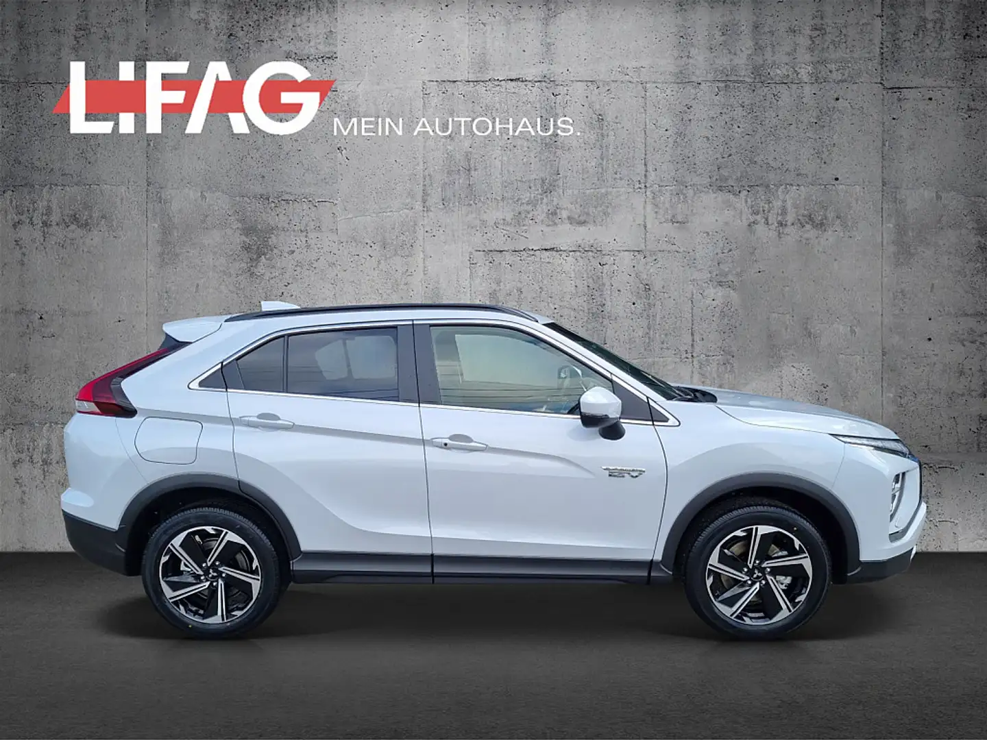 Mitsubishi Eclipse Cross 2,4 PHEV 4x4 Intense+ Autom. *ab € 26.990,-* Weiß - 2