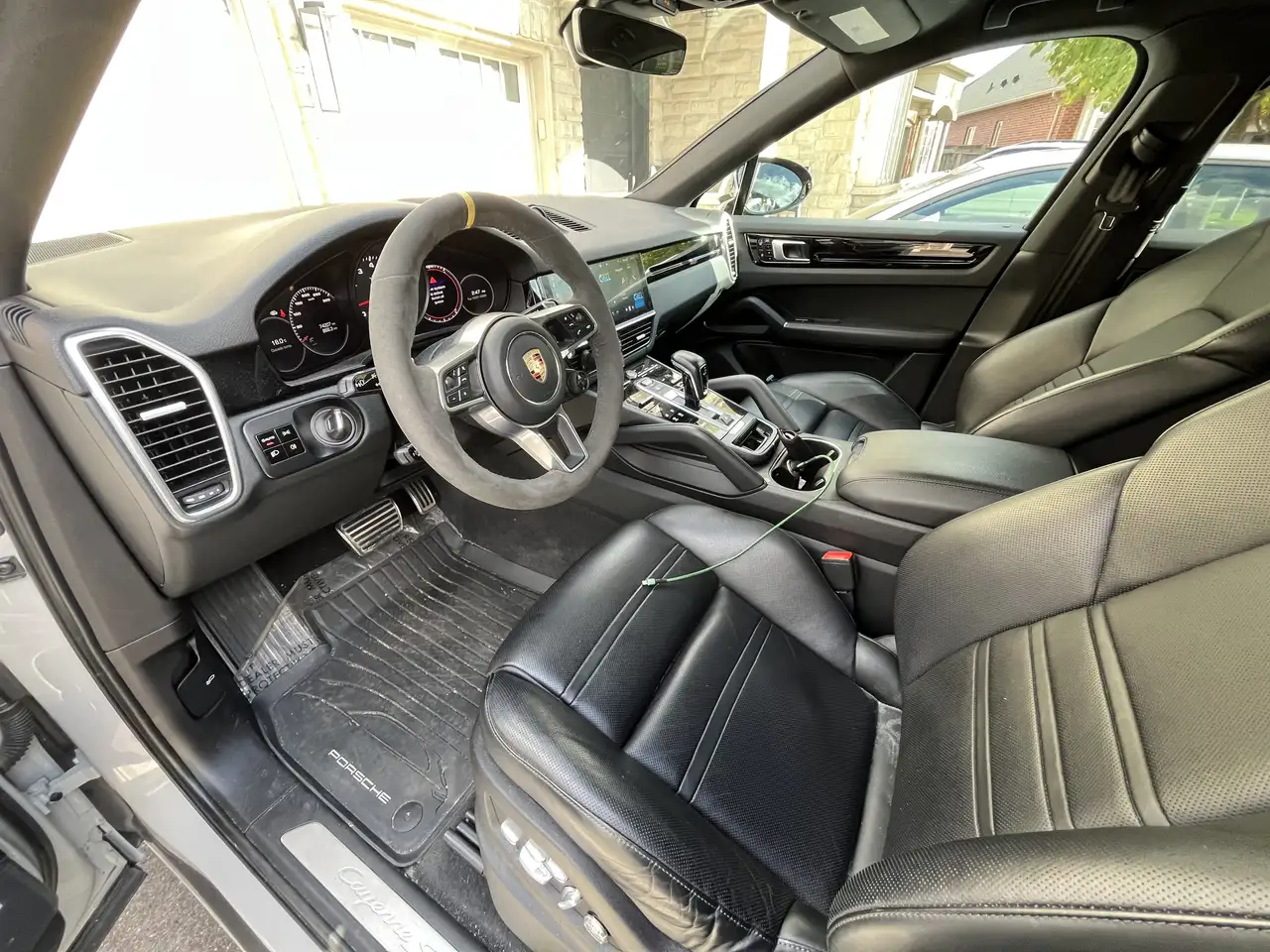 Porsche Cayenne снимка Porsche Cayenne