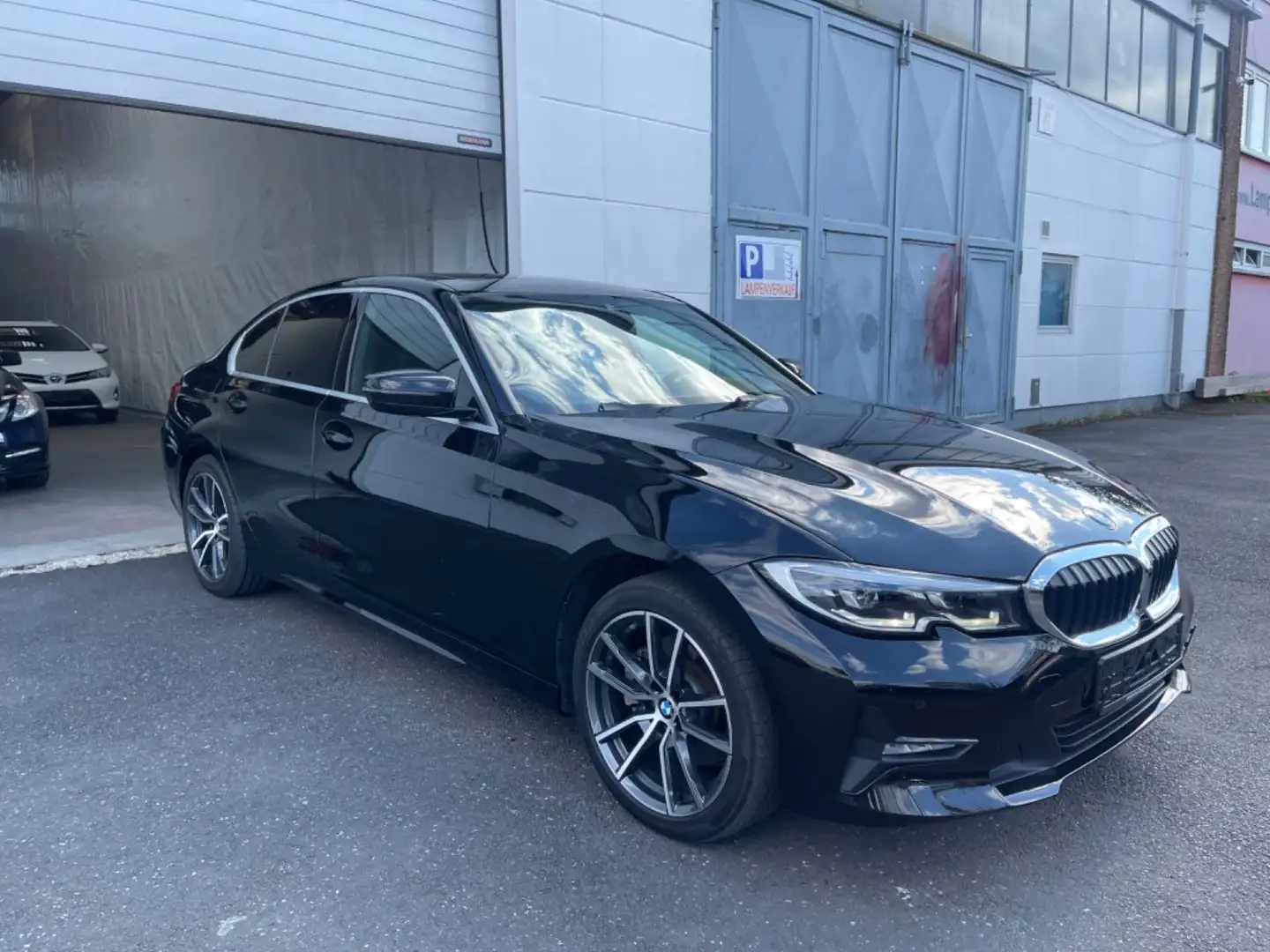 BMW 330 i Luxury  Sport Sitze Leder Cockpit Digital Negro - 1