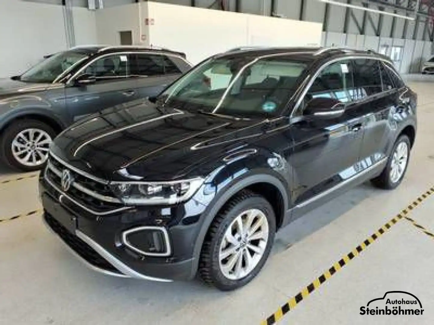 Volkswagen T-Roc Style 1.5 TSI DSG Navi LED AHK Sitzhzg. Zwart - 2