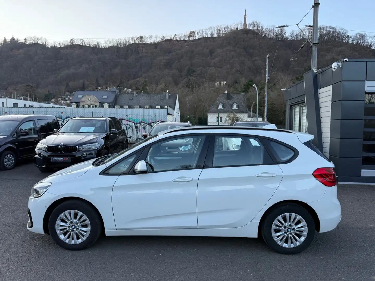 BMW 218 d Advantage Automatik! TÜV bis03/2027! Weiß - 2