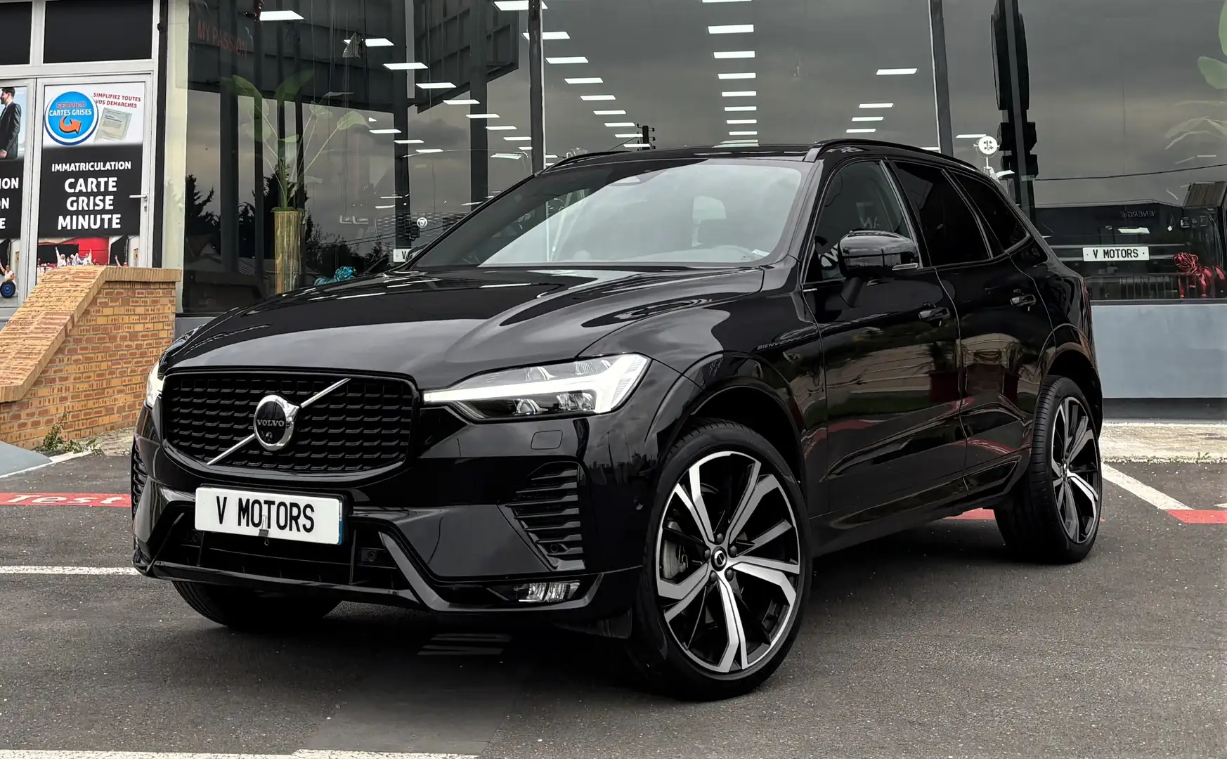 Volvo XC60 Inscription Luxe R Performance Virtuel New 1erMain Schwarz - 1