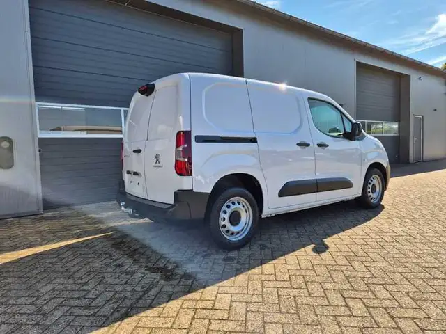 Peugeot Partner 1.5 BlueHDI 102PS 2-Sitzer AHK Klima Radio Apple C