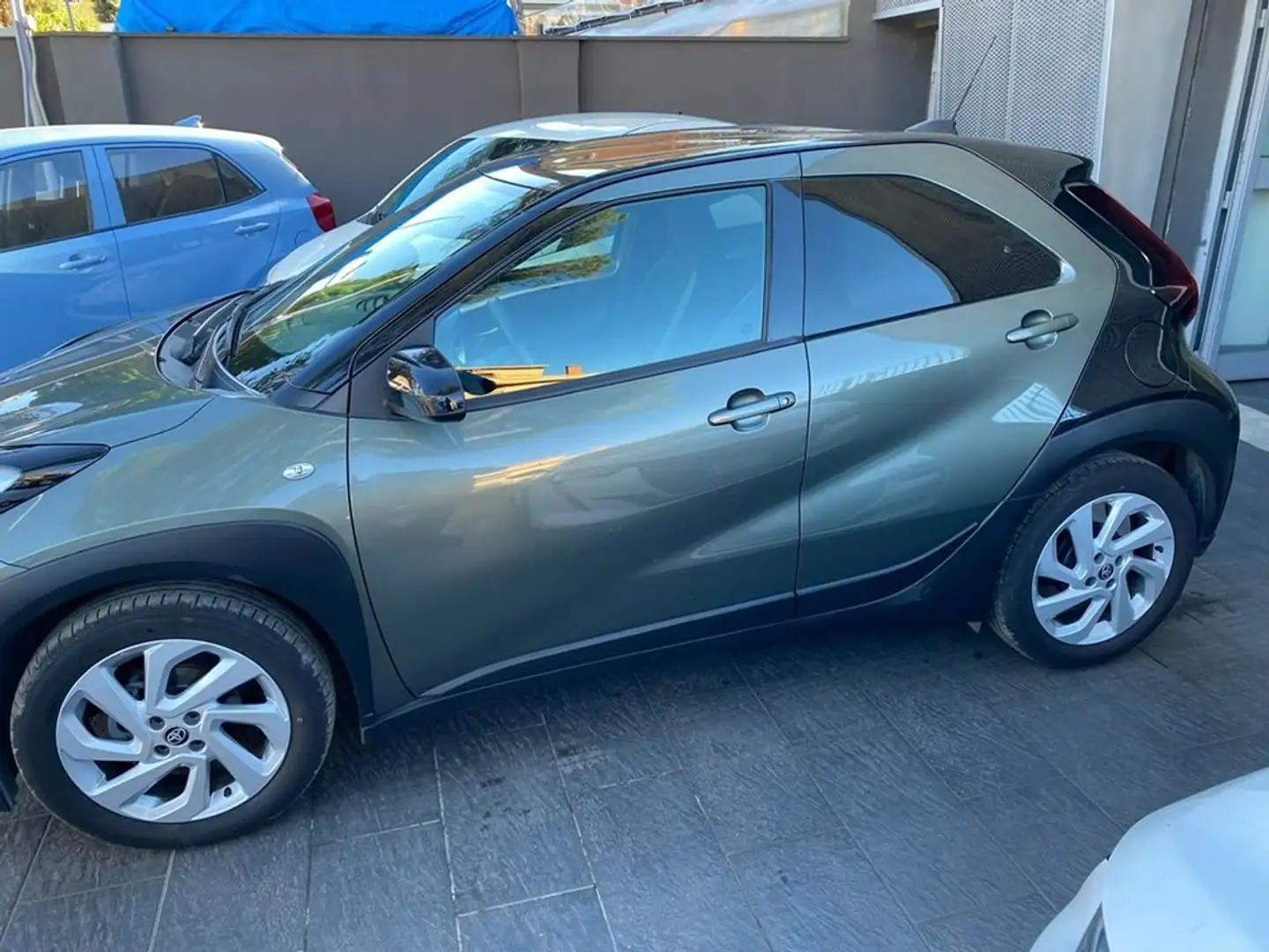 Toyota Aygo X 1.0 Benzina 72cv TREND PREZZO REALE Verde - 2
