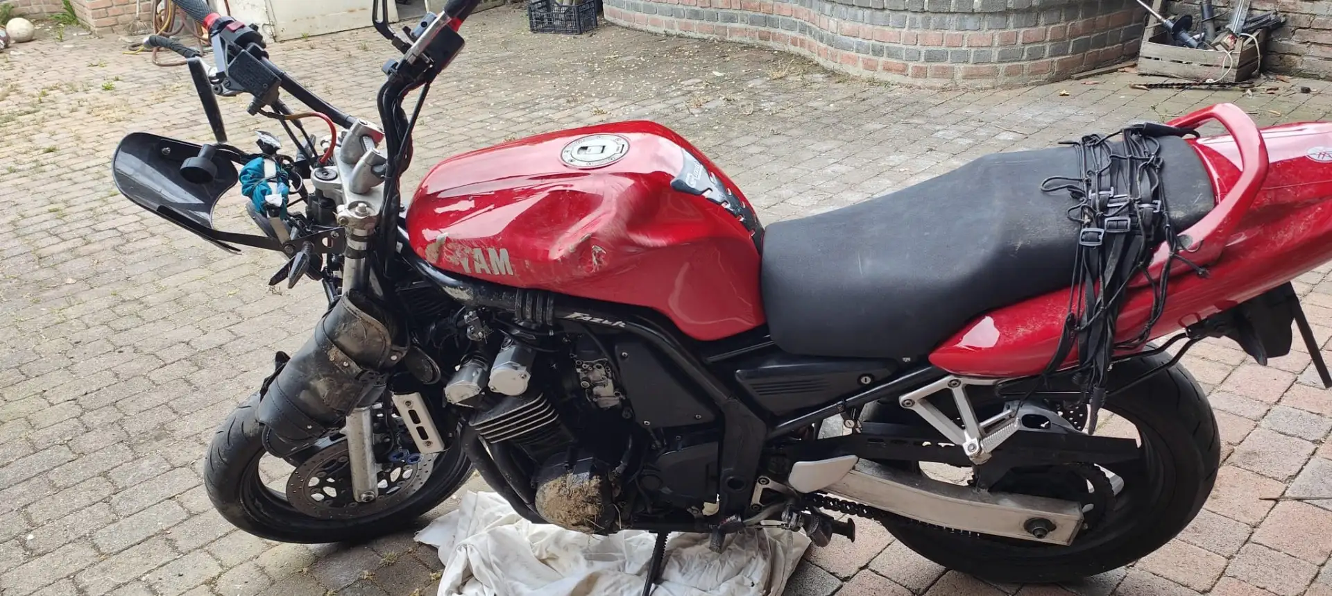 Yamaha FZS 600 INCIDENTATA Rosso - 1