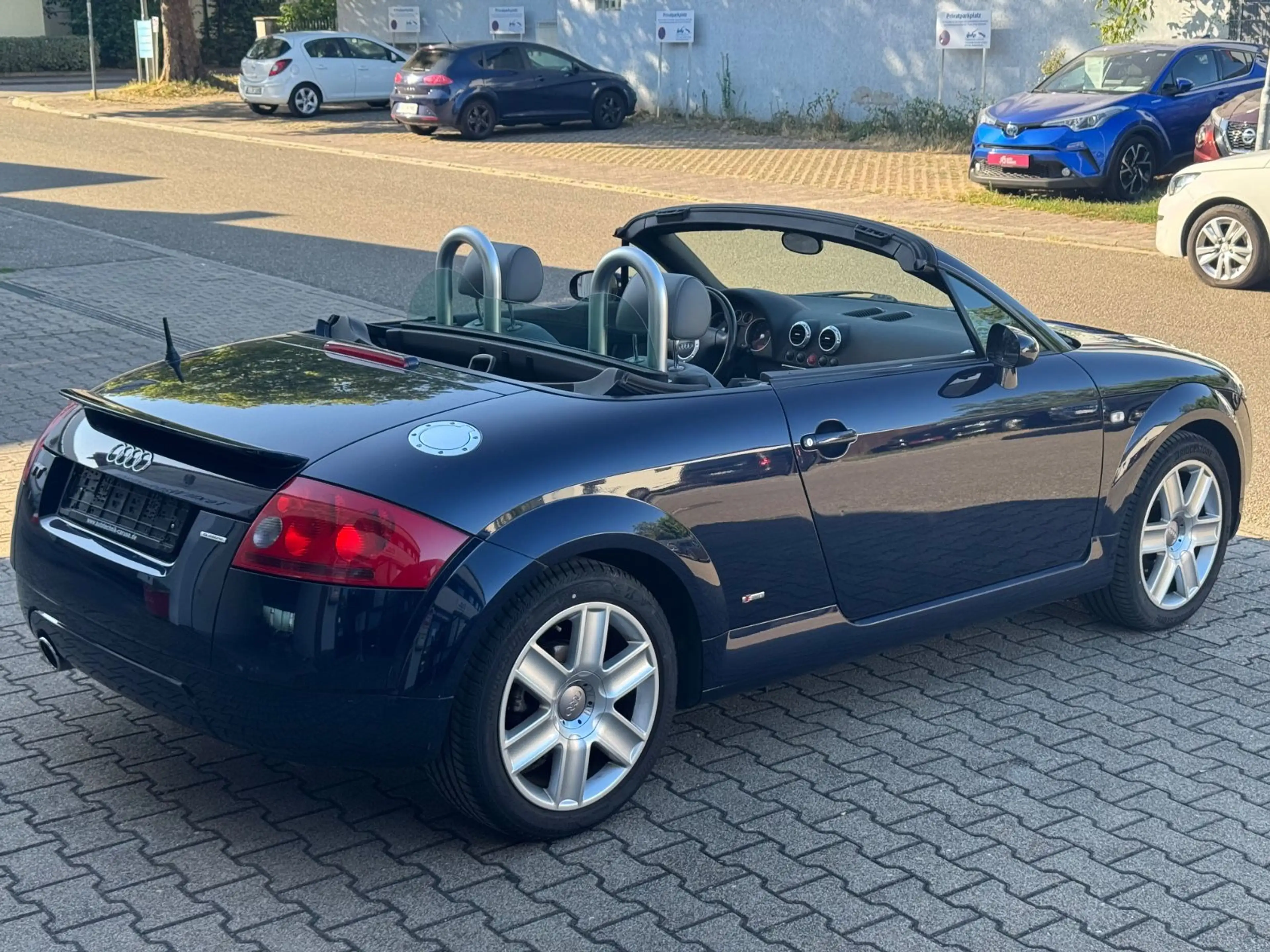 Audi TT Roadster 1.8T quattro 132 kW | S-line — photo 2