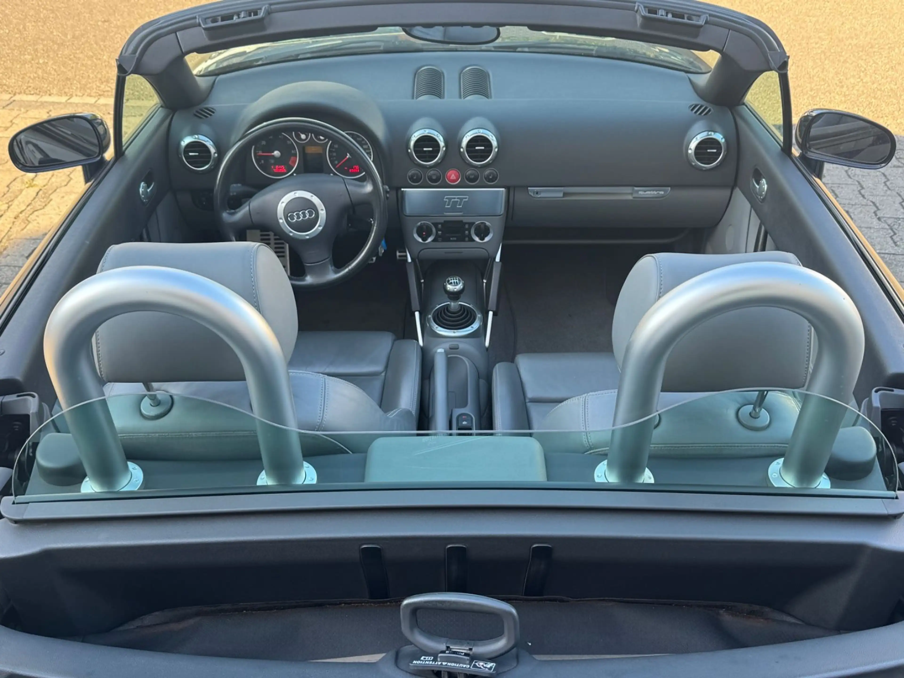 Audi TT Roadster 1.8T quattro 132 kW | S-line — photo 3