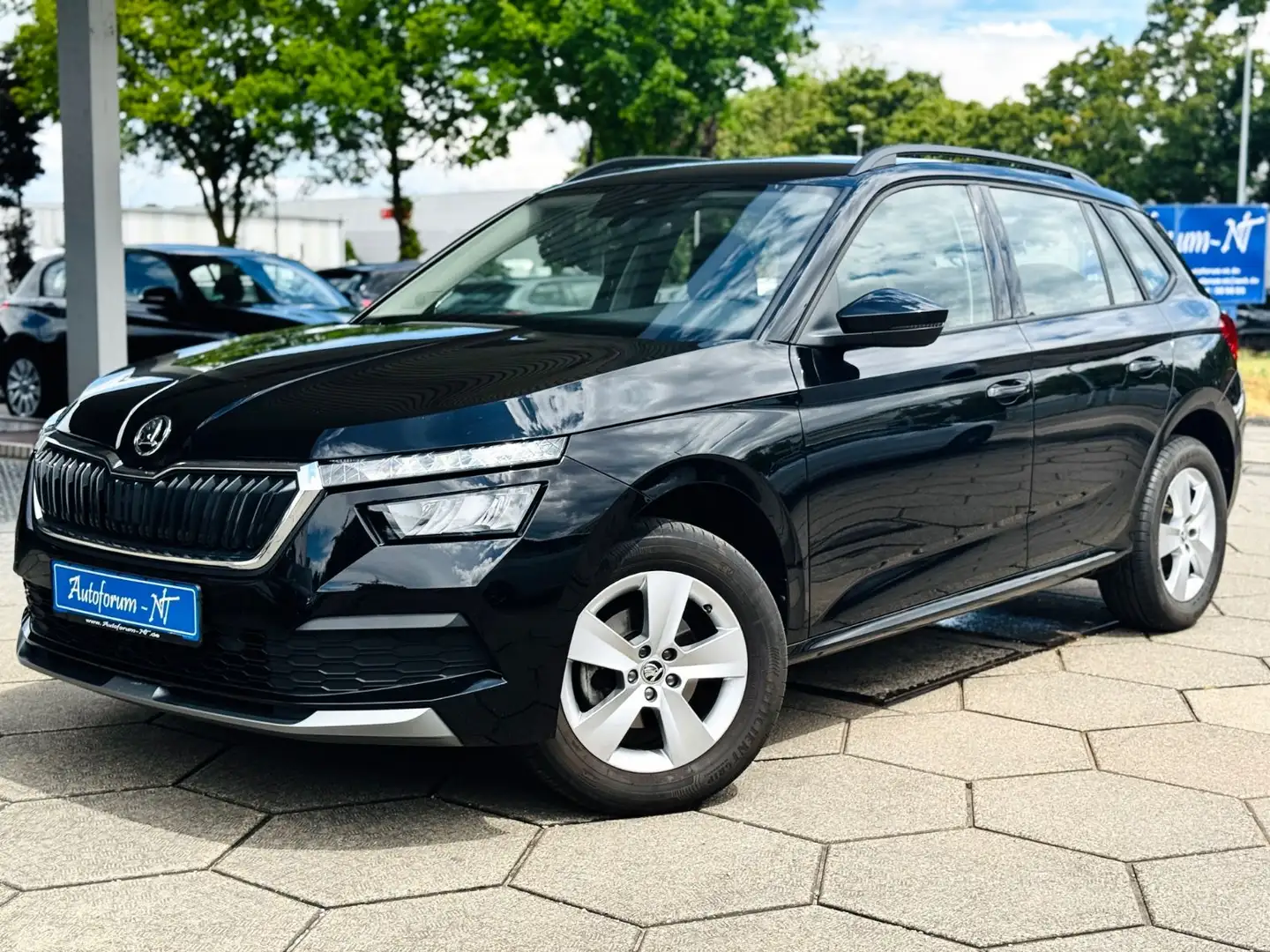 Skoda Kamiq Ambition KLIMA/TEMPOMAT/CARPLAY/LANEASSIST Noir - 1