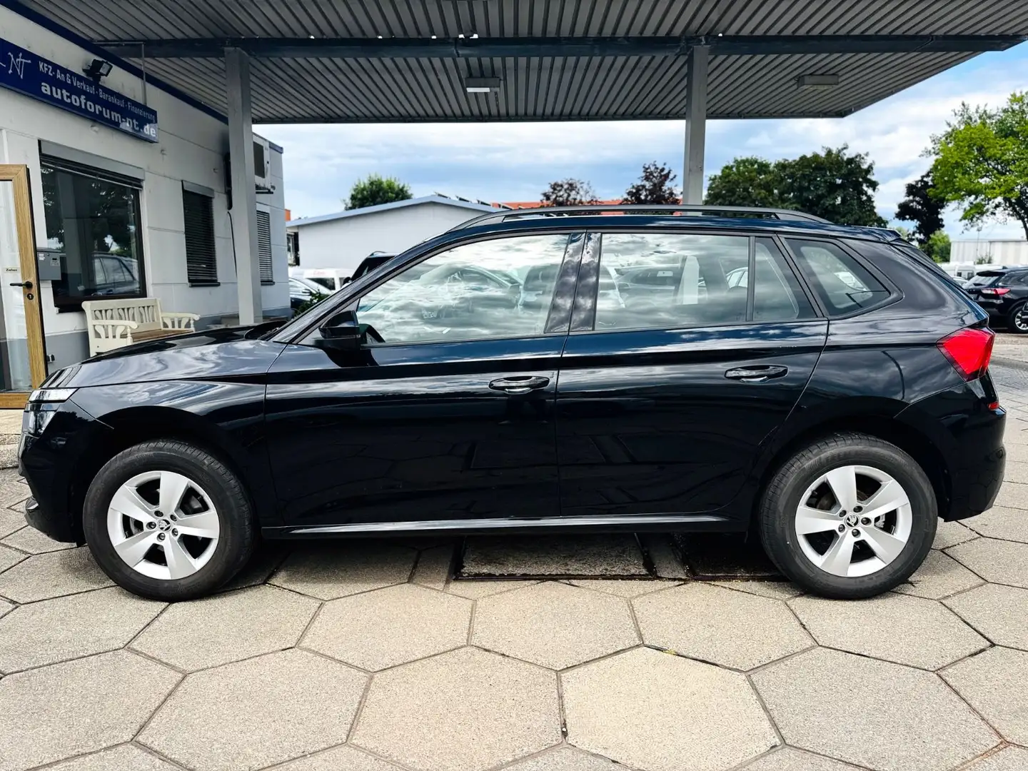 Skoda Kamiq Ambition KLIMA/TEMPOMAT/CARPLAY/LANEASSIST Noir - 2