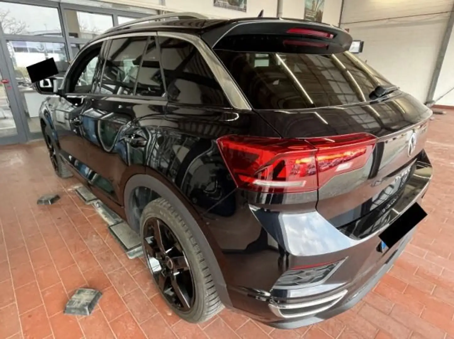 Volkswagen T-Roc 1.5 TSI R-Line AHK Navi RüKa PDC SiHz Schwarz - 2