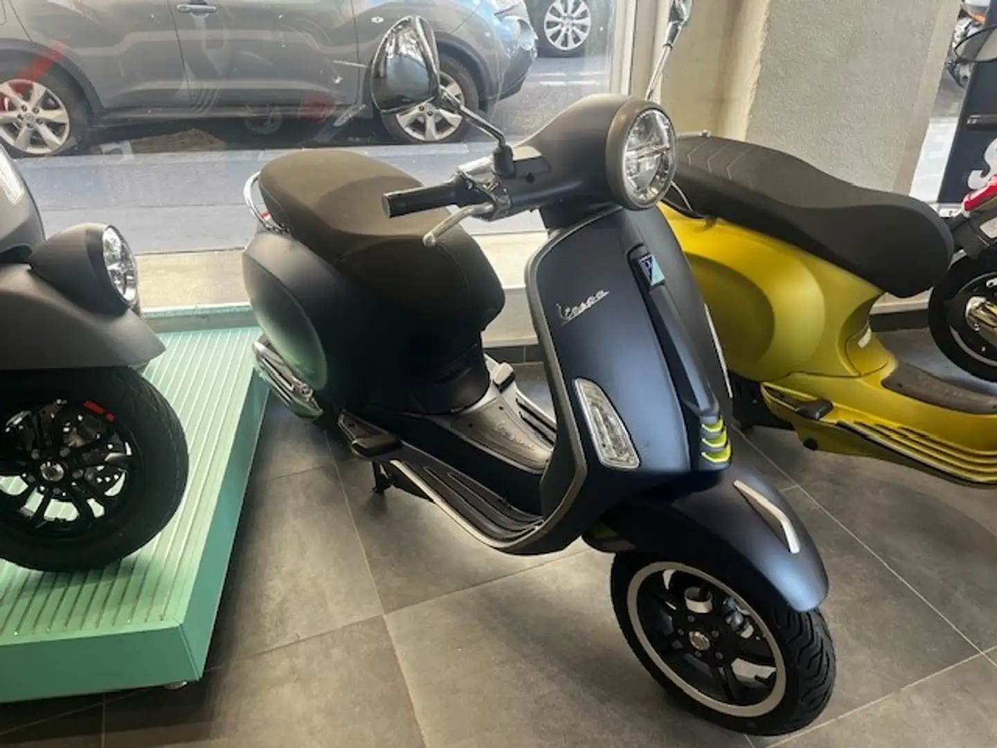 Vespa Primavera 50 Mavi - 1