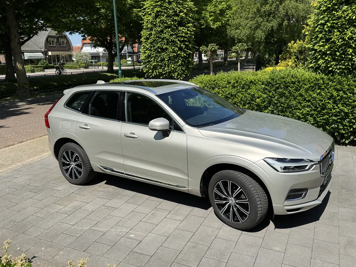 Volvo XC60 2.0 T8 AWD Inscr. Brown - 1