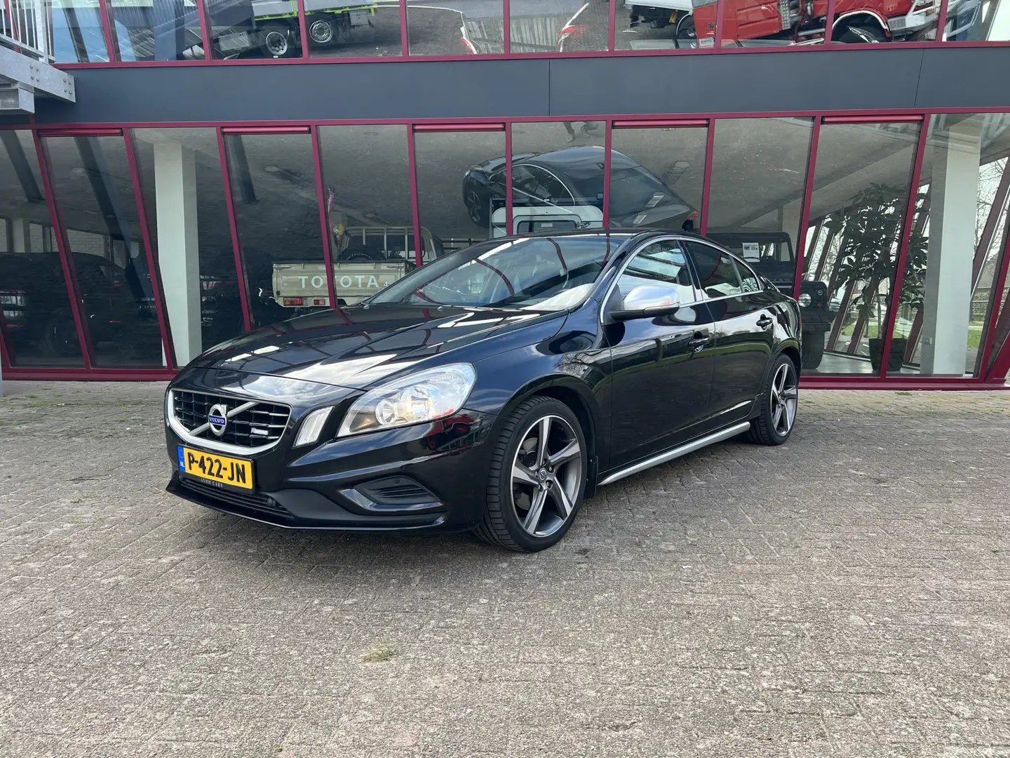 Volvo S60 1.6 T3 R-Design Fekete - 1