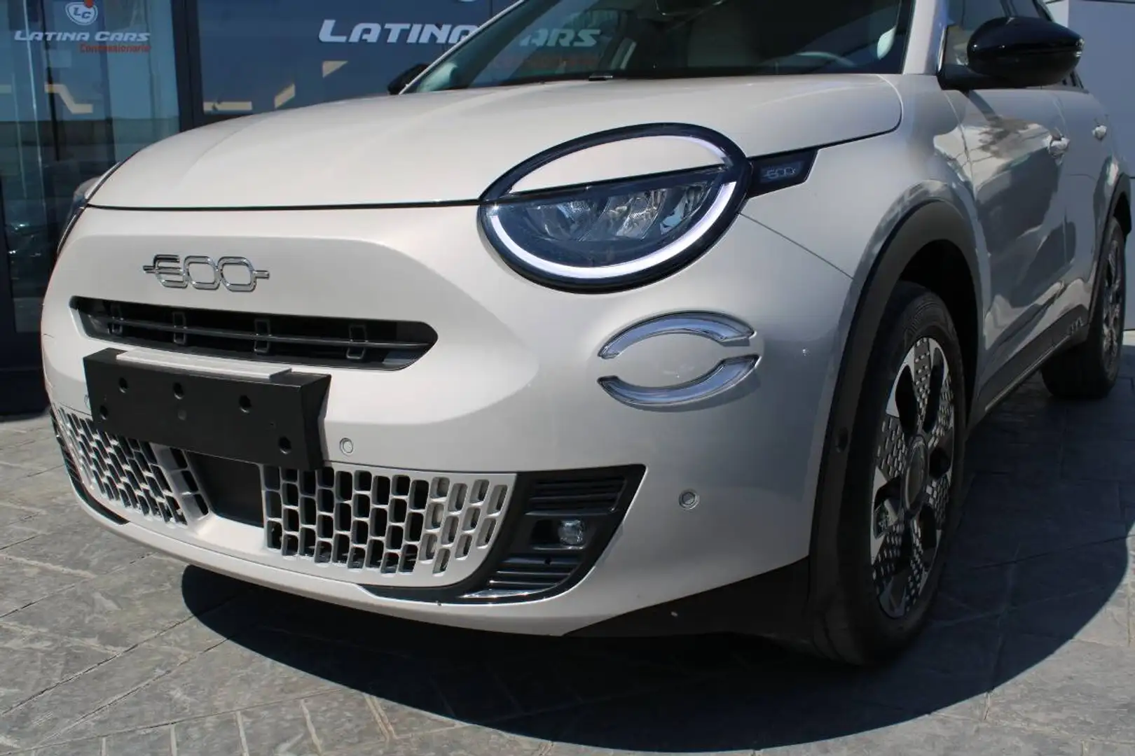 Fiat 600 1.2 hybrid 110cv AUTOM. con Navi e CarPlay Beige - 2
