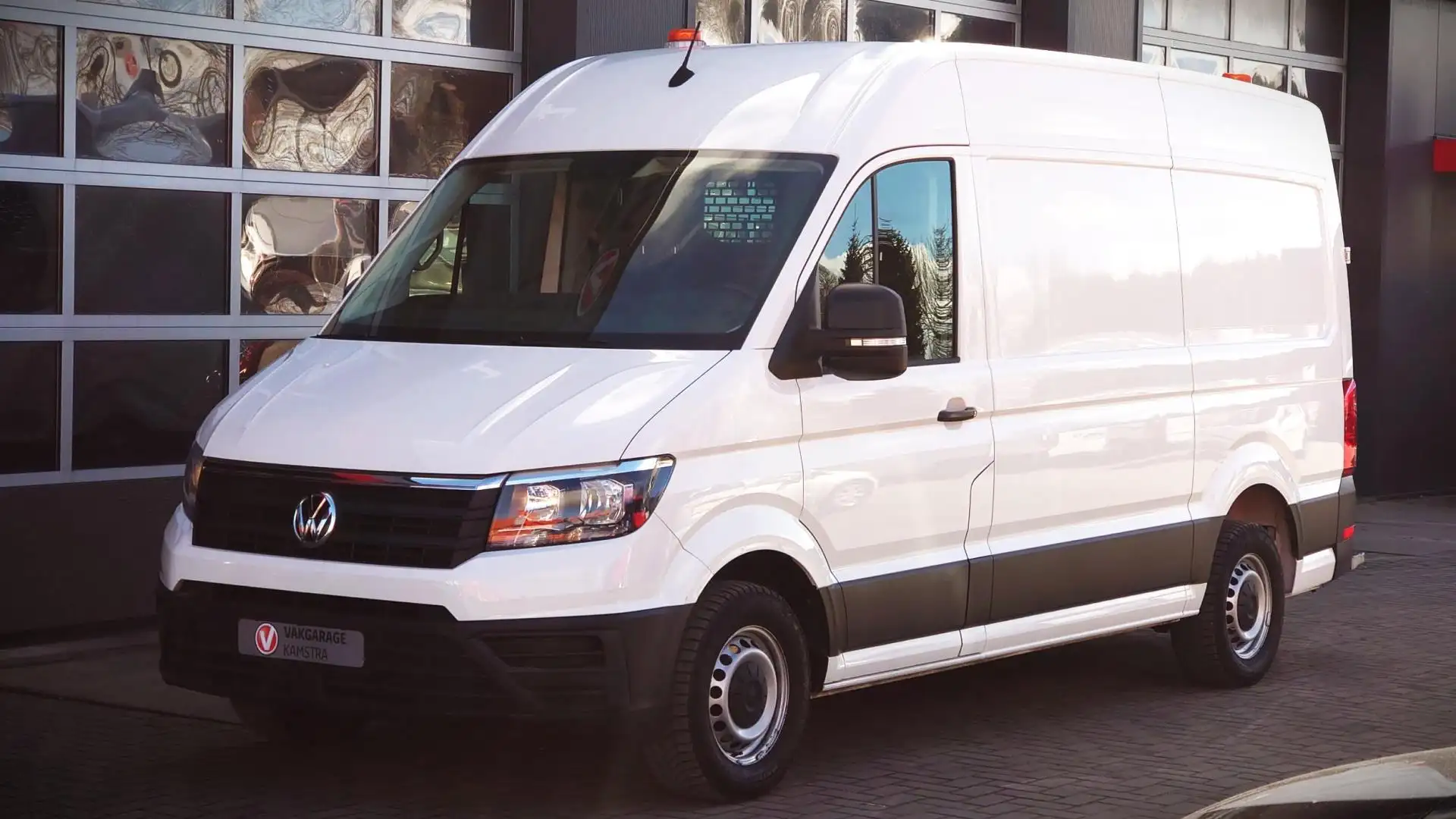 Volkswagen Crafter 2.0 TDI L3H3 Highline Airco/Cruise/Standk. - 2