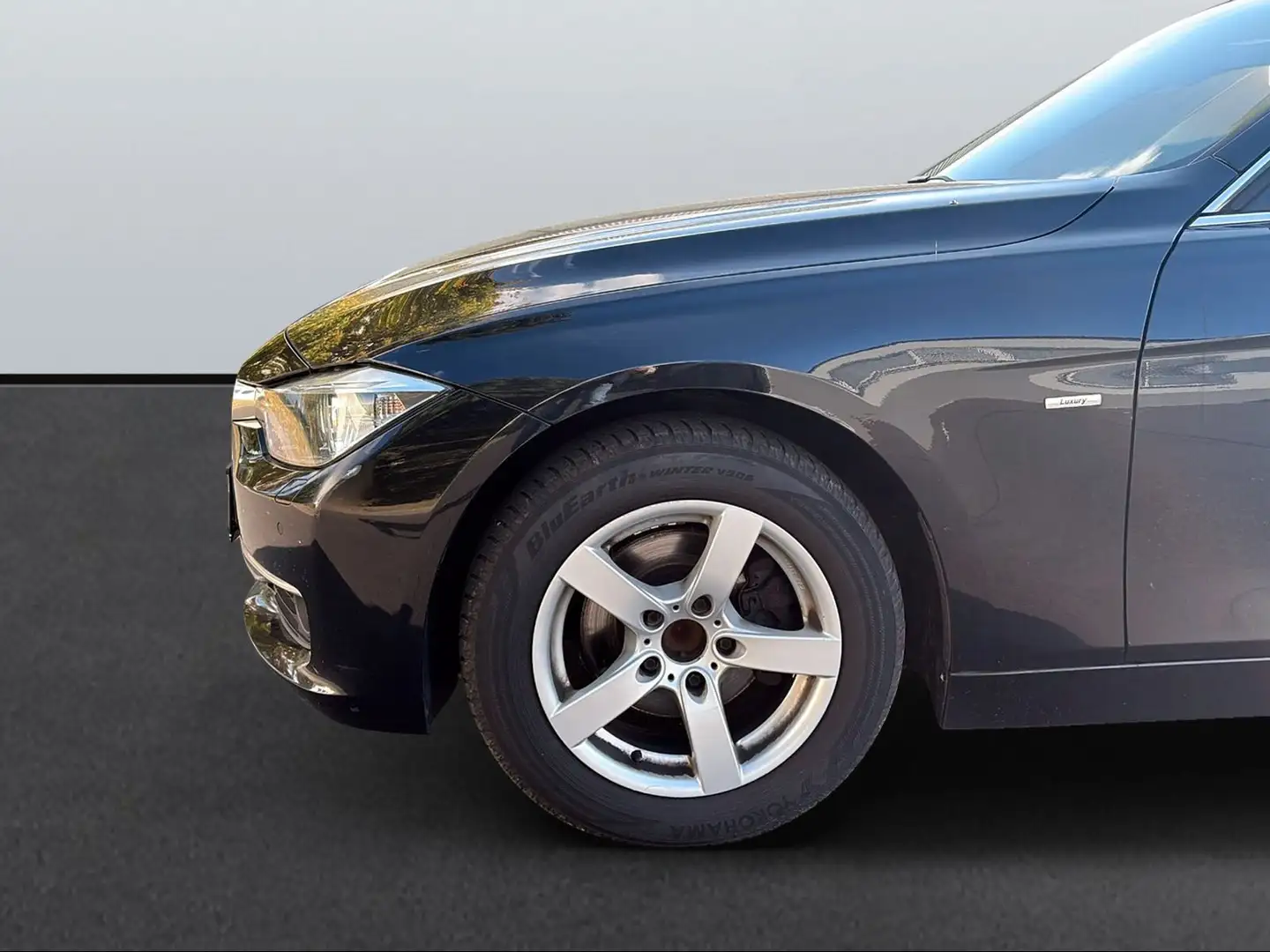 BMW 318 Baureihe 3 Lim. 318 d*XENON*NAVI* Schwarz - 2