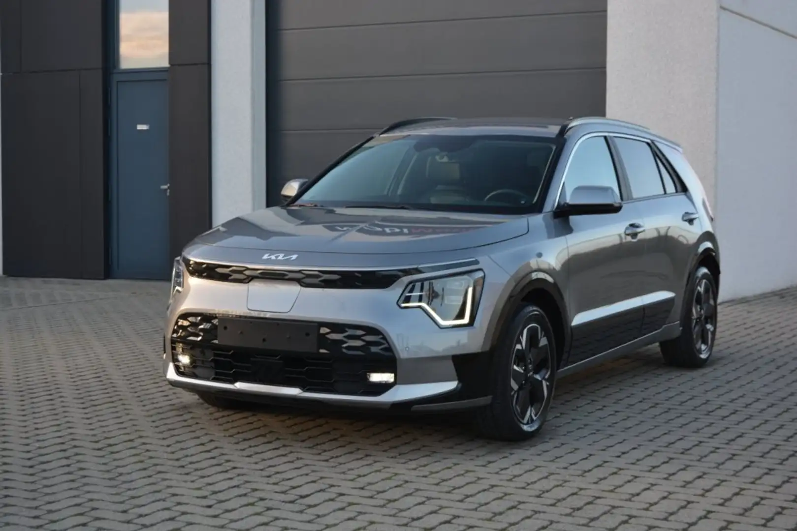 Kia e-Niro EV AIR Leder/Navi/BLIS/Warmtepomp 204PK 5jGarantie Zwart - 1